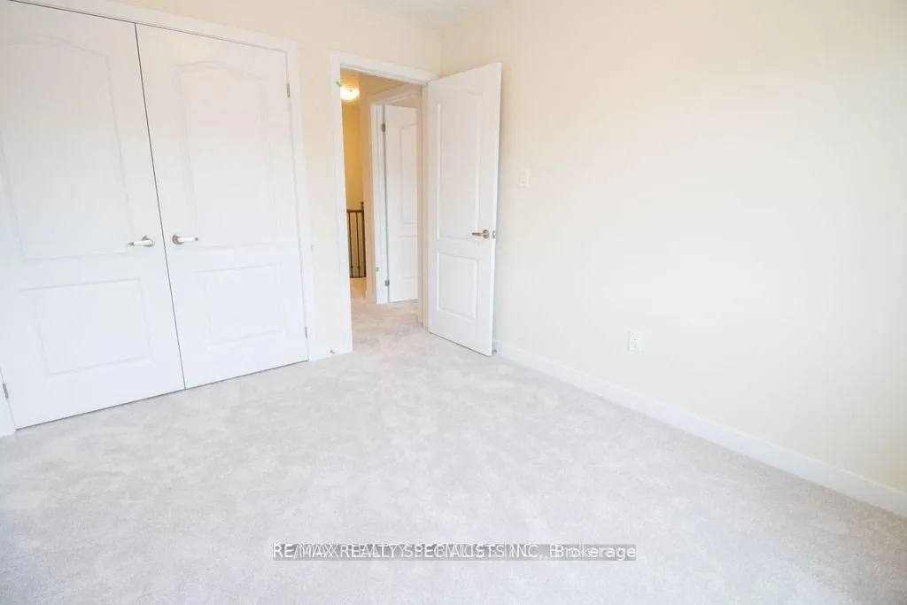 Photo 12 of 22 Keelson Street, Welland, Dain City — HOMEH