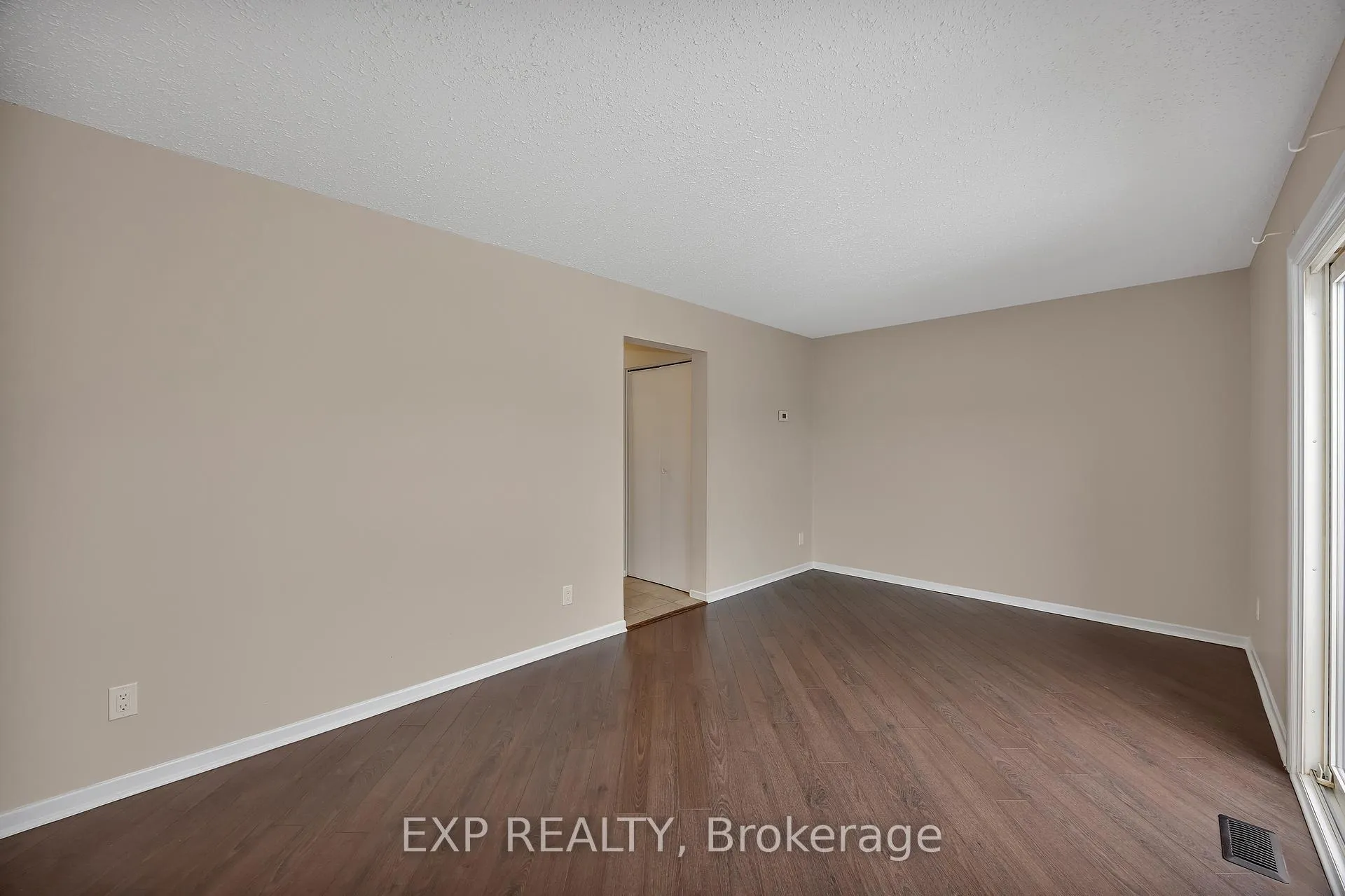 Photo 14 of Unit 104, 2570 Southvale Crescent, Ottawa, Sheffield Glen/Industrial Park — HOMEH