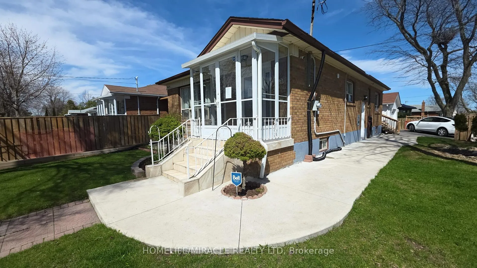 Front of 25 Chandlier Drive