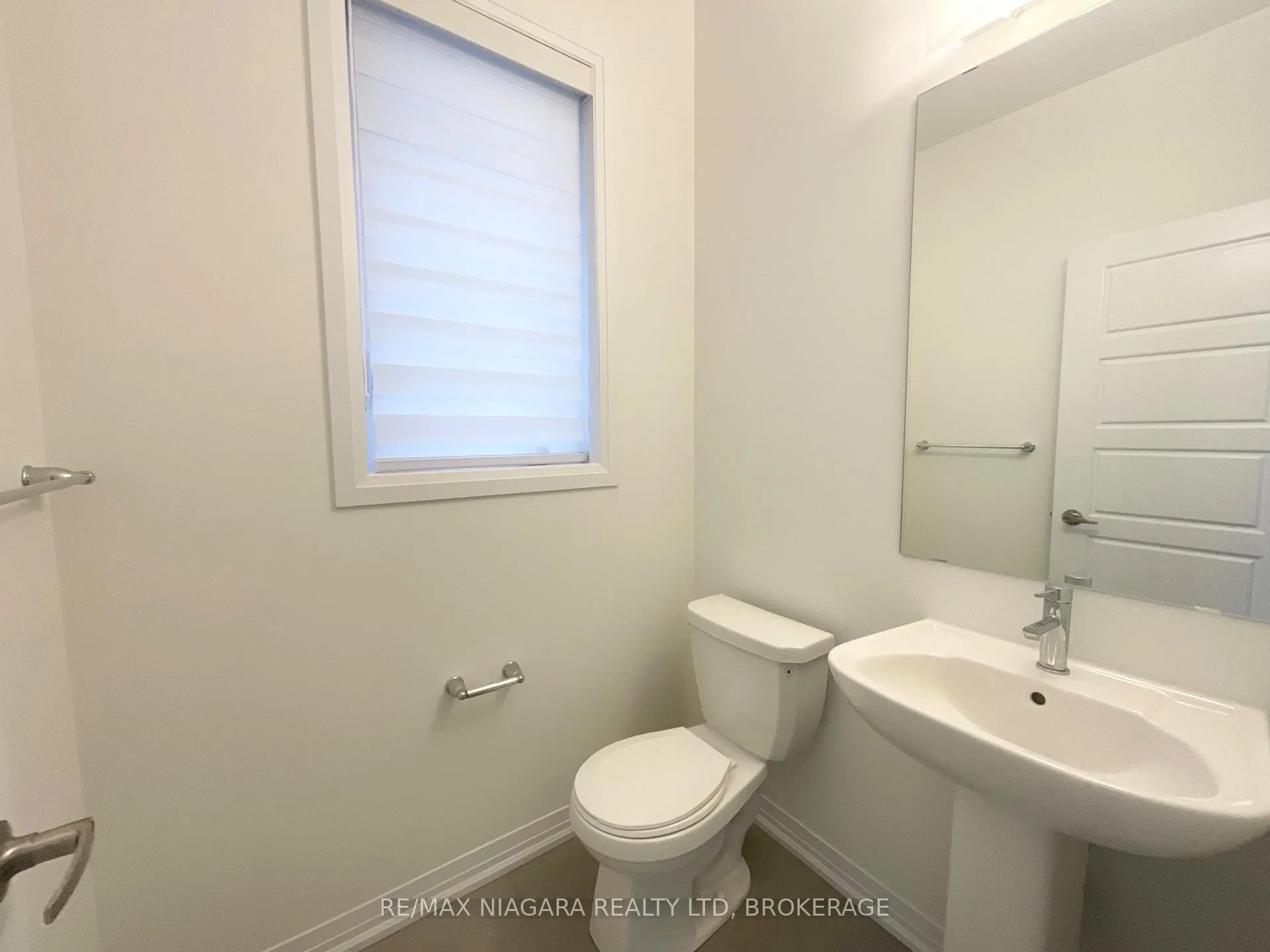 Photo 3 of 10 Selection Heights, Thorold, Rolling Meadows — HOMEH