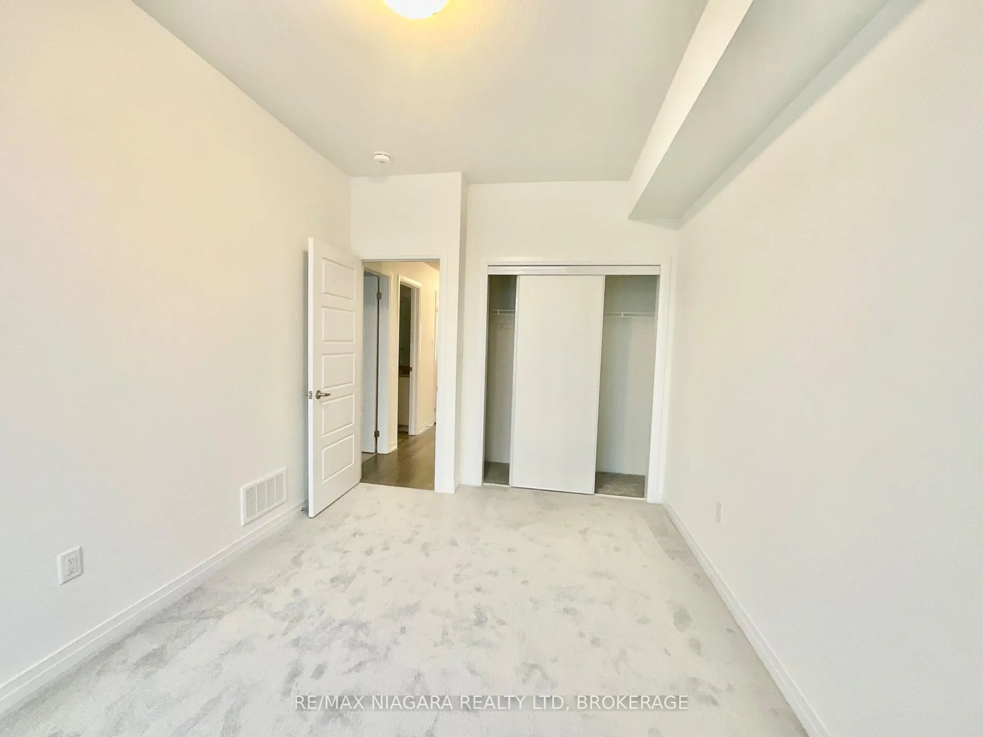 Photo 26 of 10 Selection Heights, Thorold, Rolling Meadows — HOMEH