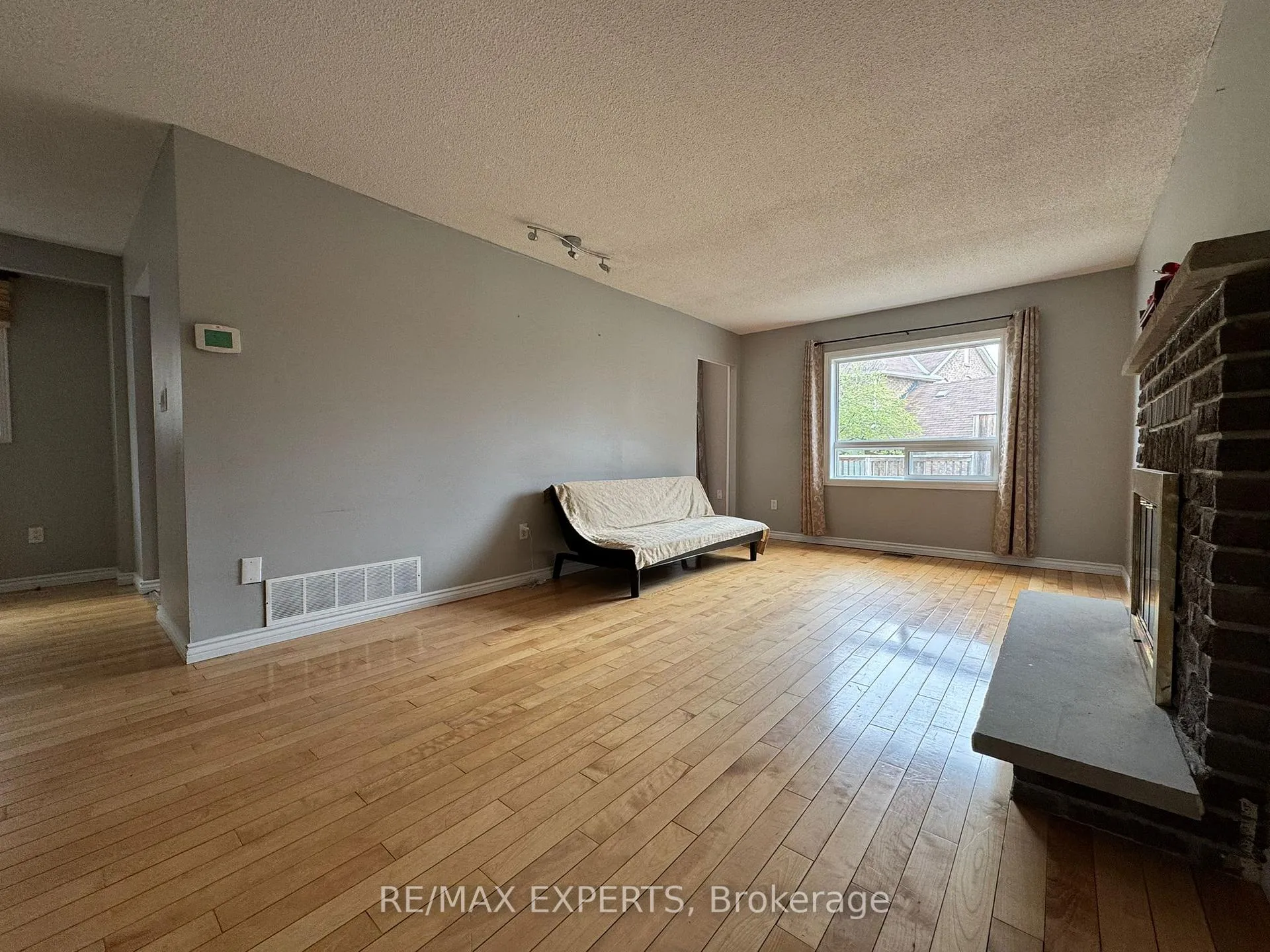 Photo 10 of 22 Hettersley Drive, Ajax, Central West — HOMEH