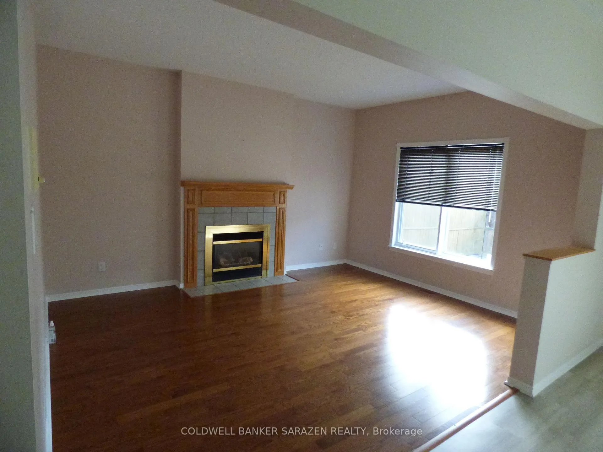 Photo 2 of 1826 Northlands Drive, Ottawa, Fallingbrook/Gardenway South — HOMEH