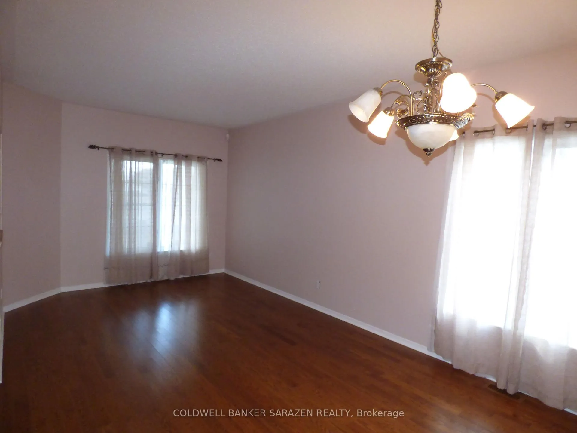 Photo 3 of 1826 Northlands Drive, Ottawa, Fallingbrook/Gardenway South — HOMEH