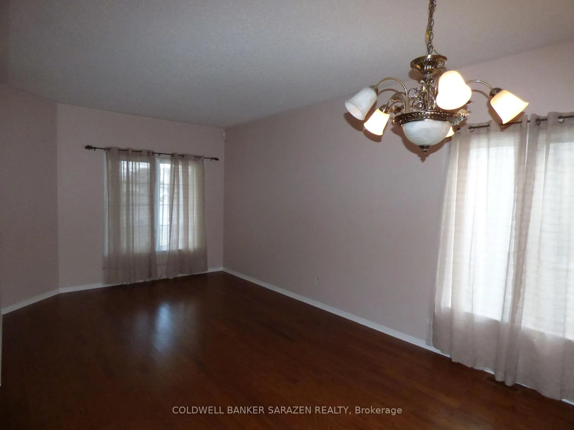 Photo 4 of 1826 Northlands Drive, Ottawa, Fallingbrook/Gardenway South — HOMEH