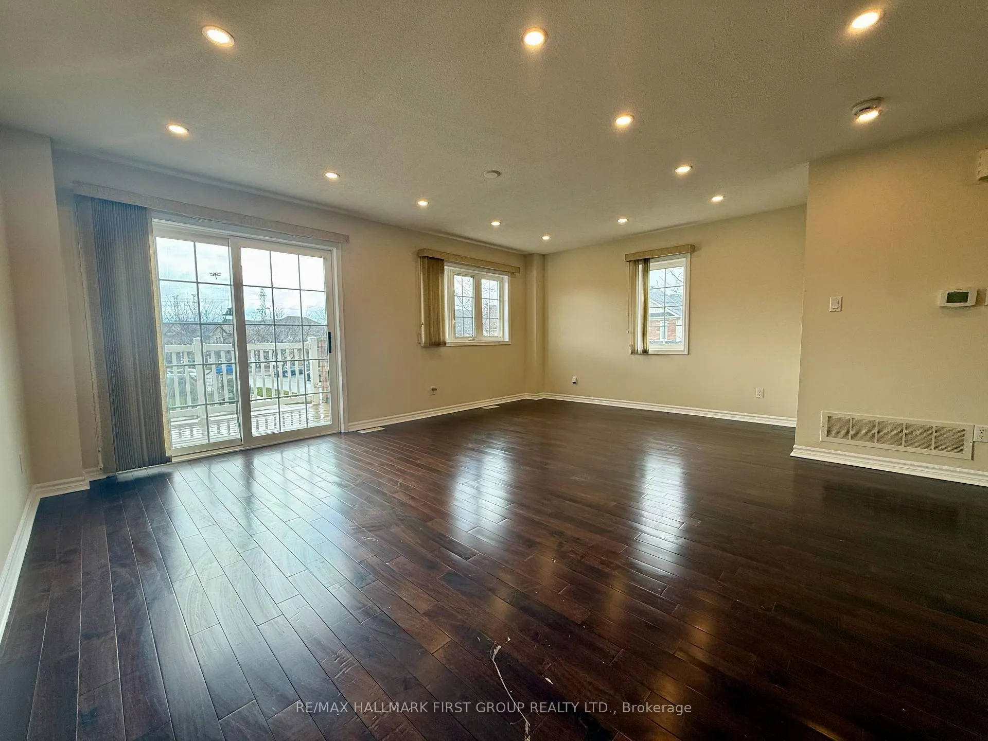 Photo 3 of 1665 Avonmore Square, Pickering, Town Centre — HOMEH