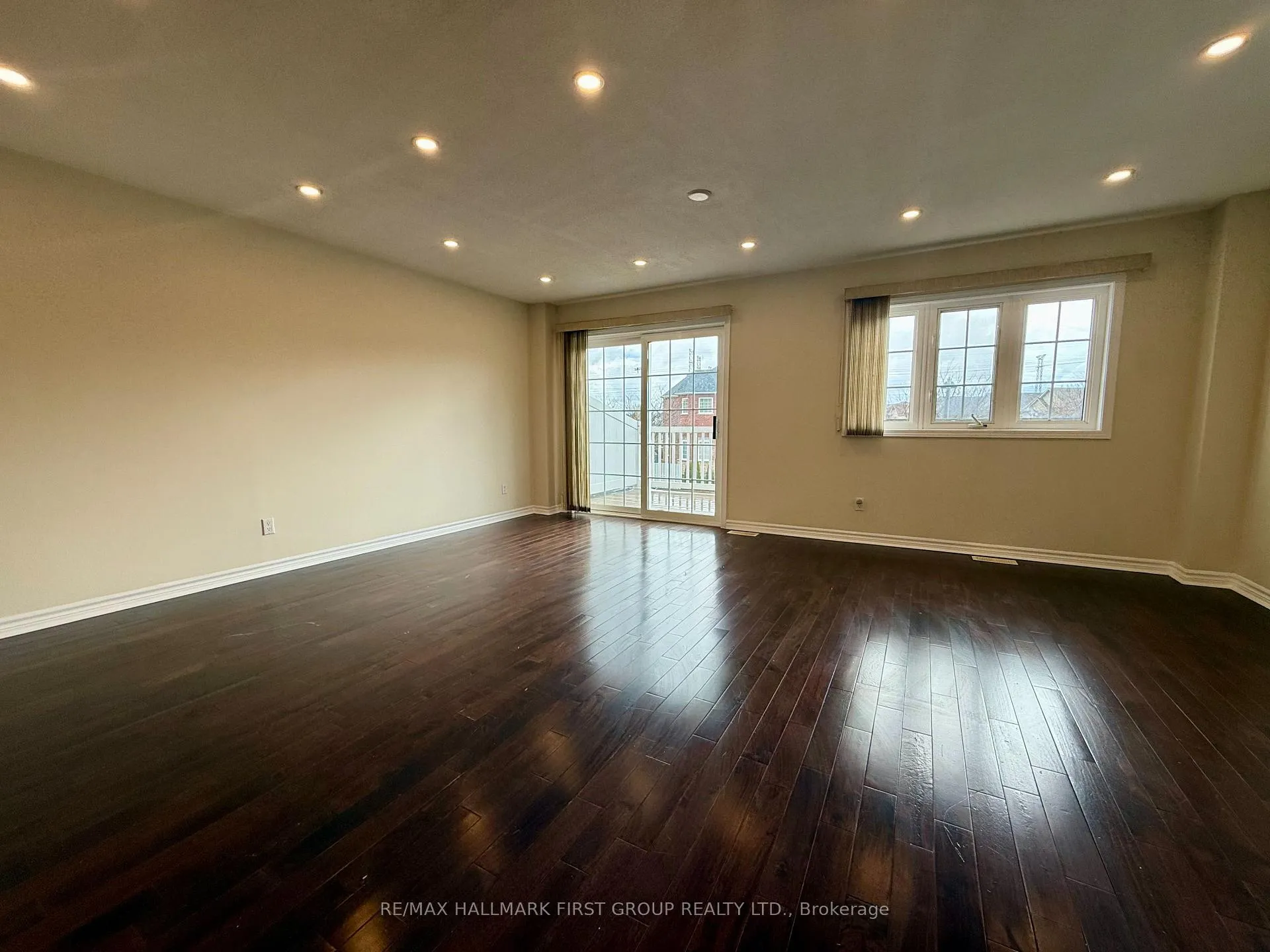 Photo 4 of 1665 Avonmore Square, Pickering, Town Centre — HOMEH