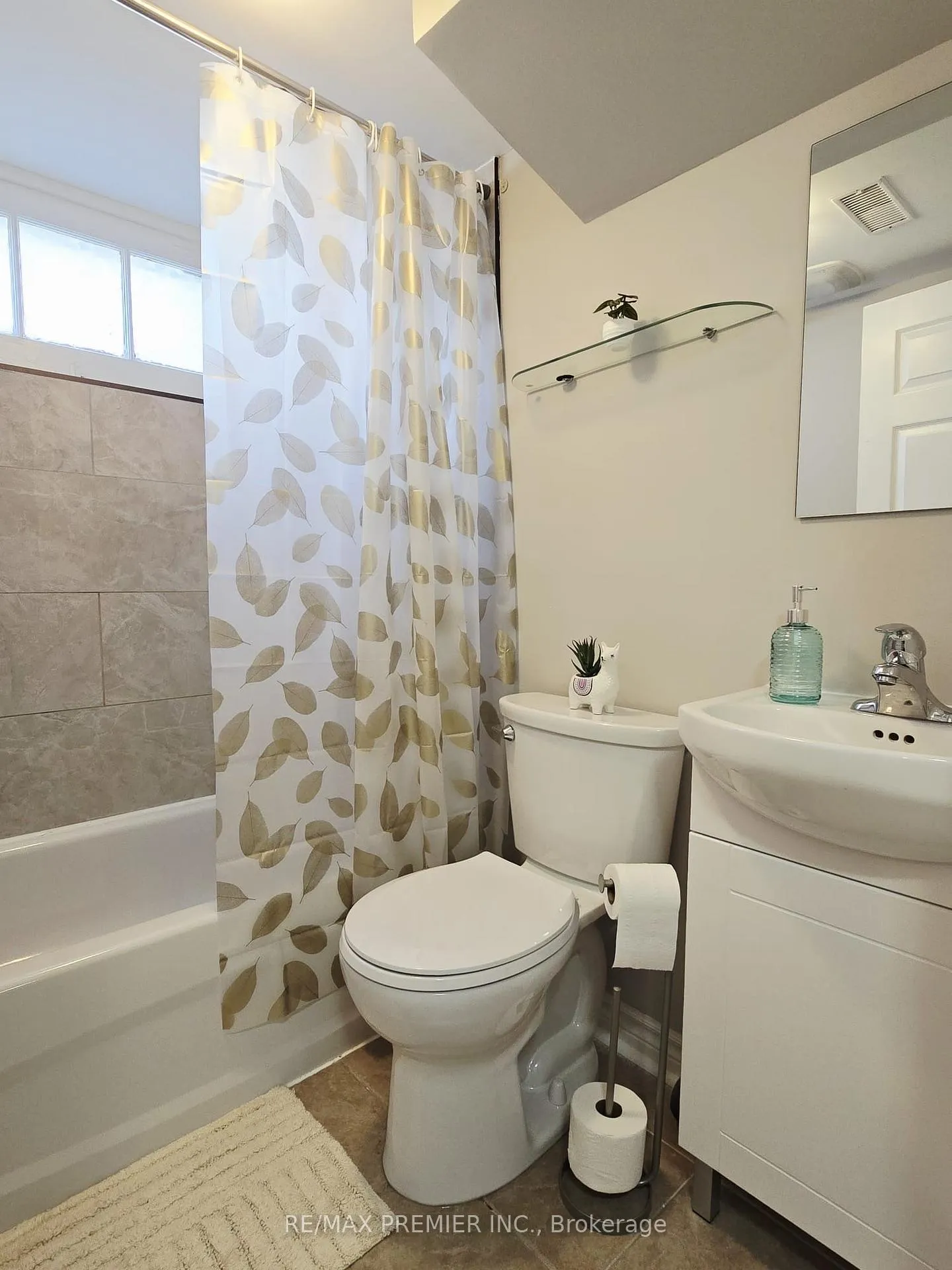 Photo 6 of Unit Basement, 62 Squires Avenue, Toronto, O'Connor-Parkview — HOMEH