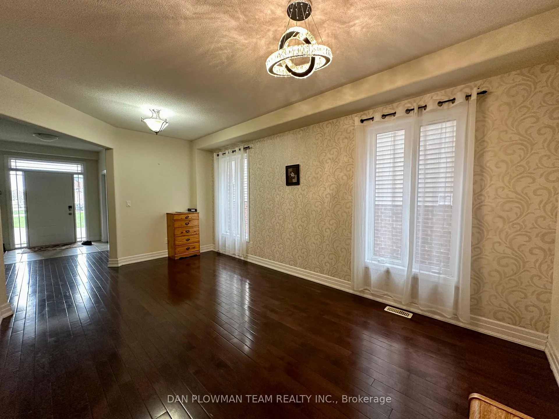 Photo 5 of 1845 Silverstone Crescent, Oshawa, Samac — HOMEH
