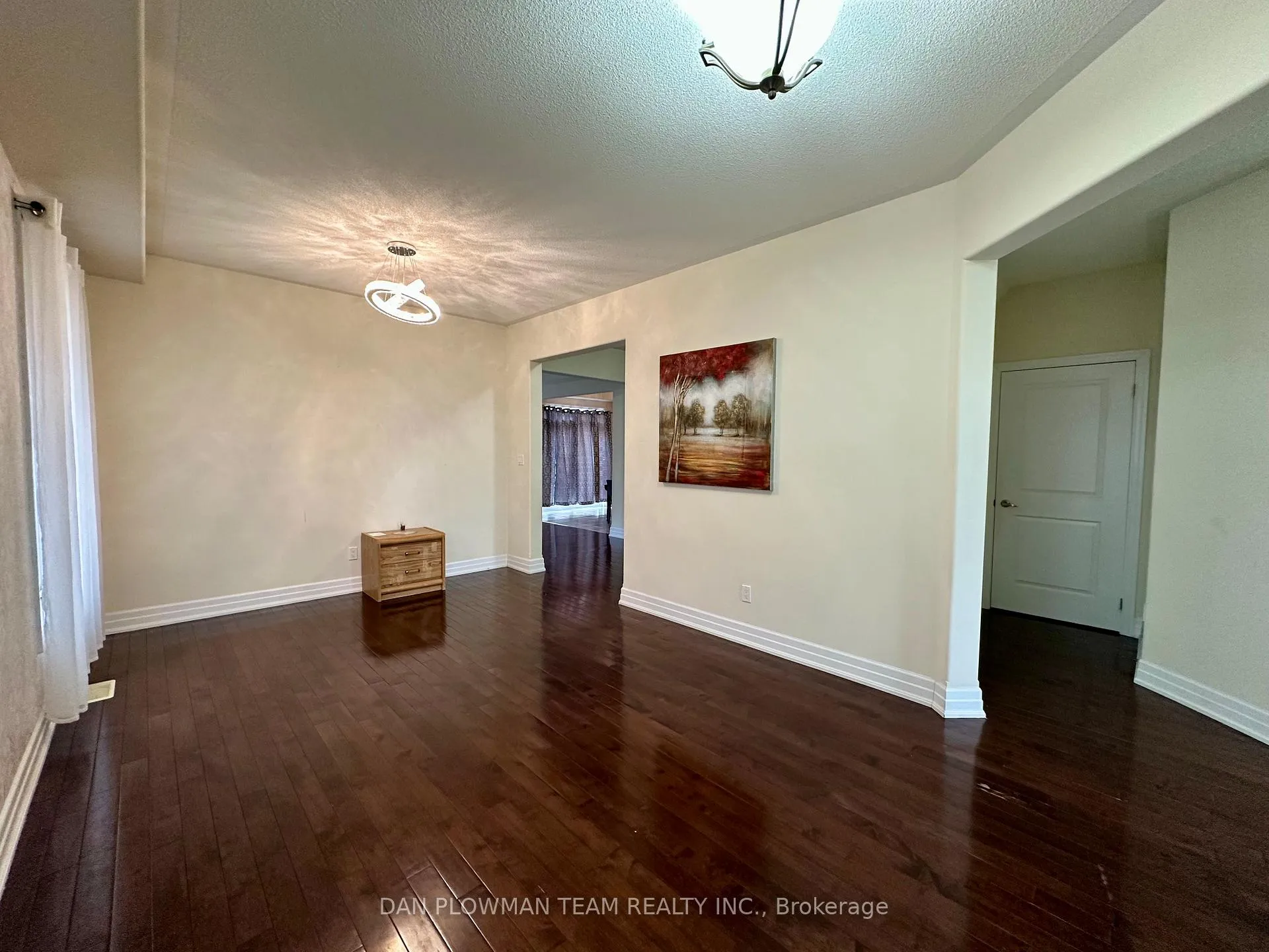 Photo 7 of 1845 Silverstone Crescent, Oshawa, Samac — HOMEH