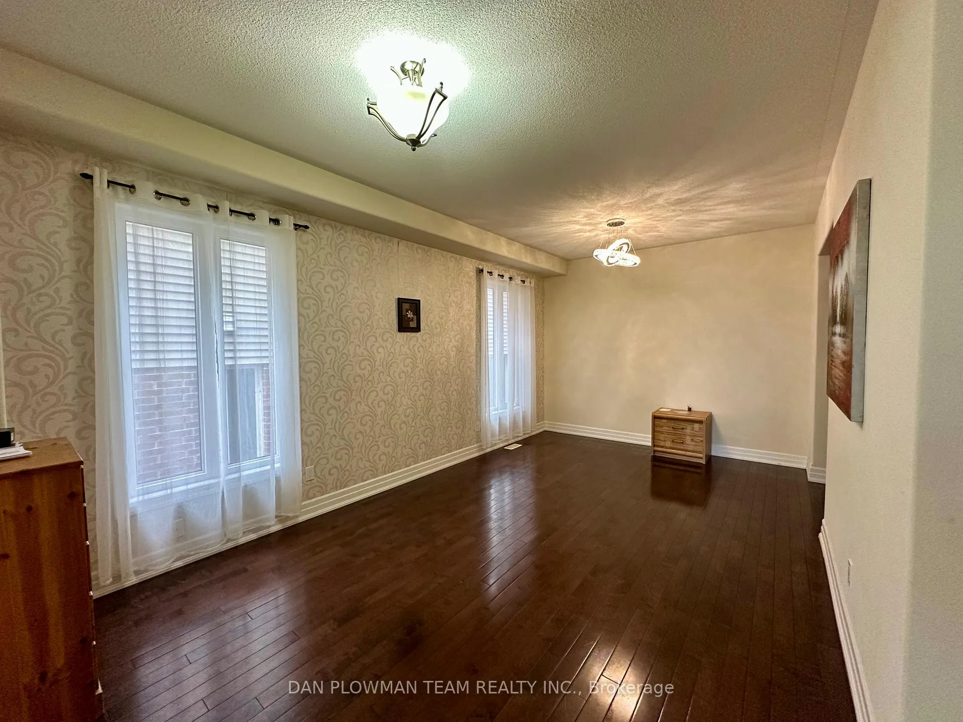 Photo 8 of 1845 Silverstone Crescent, Oshawa, Samac — HOMEH