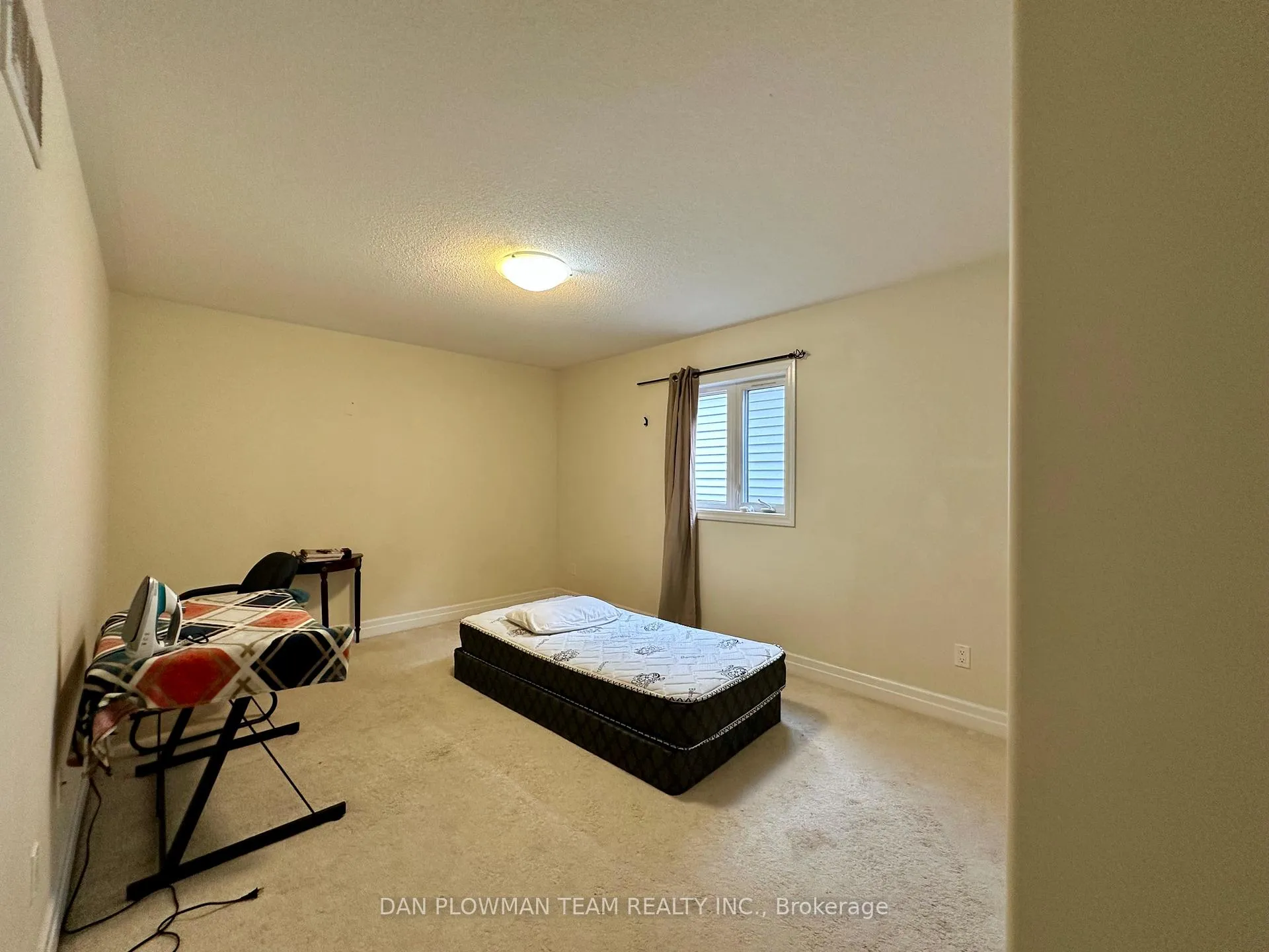 Photo 38 of 1845 Silverstone Crescent, Oshawa, Samac — HOMEH