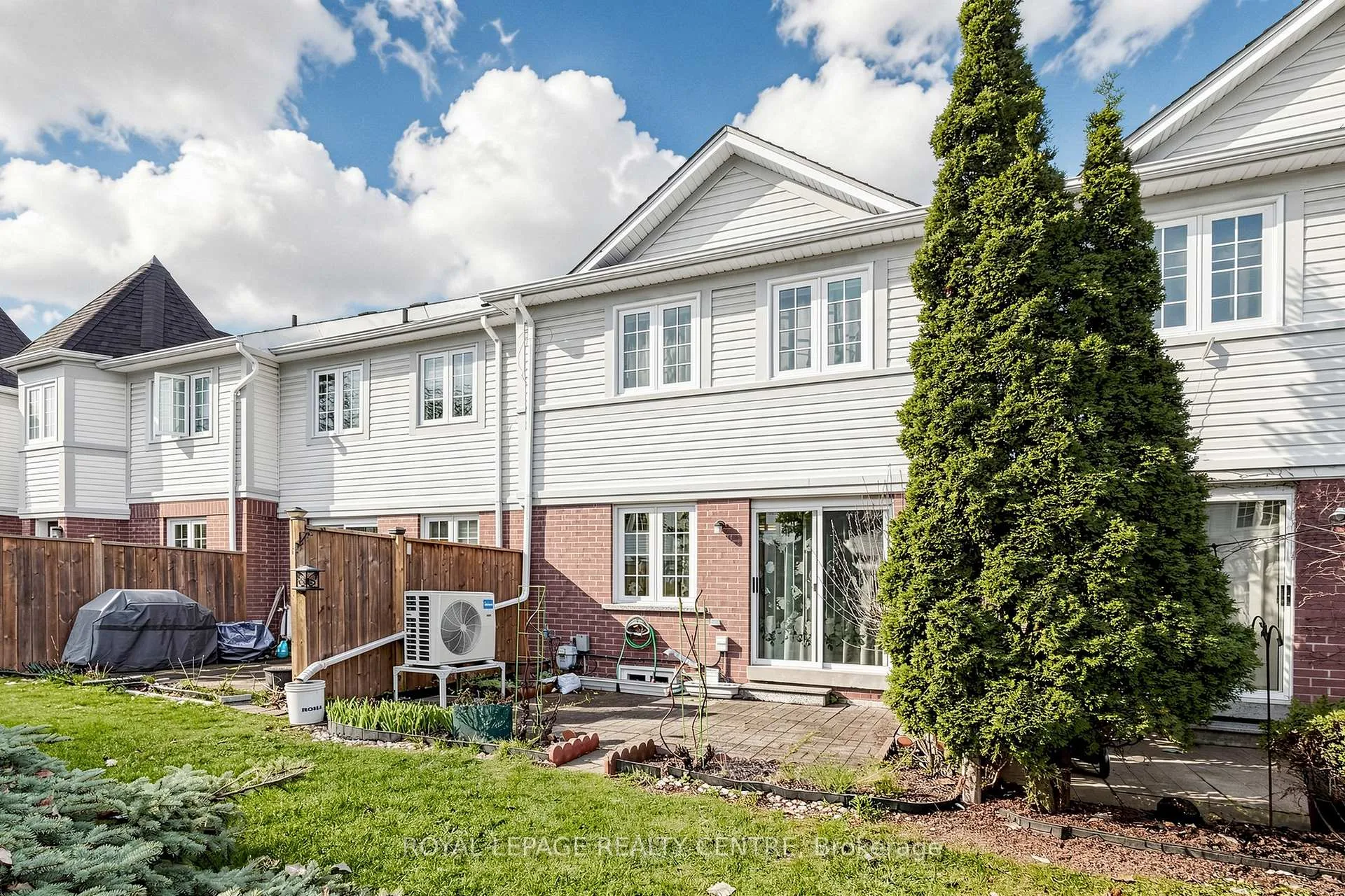 Photo 3 of Unit 25, 6810 Meadowvale Town Centre Circle, Mississauga, Central Erin Mills — HOMEH