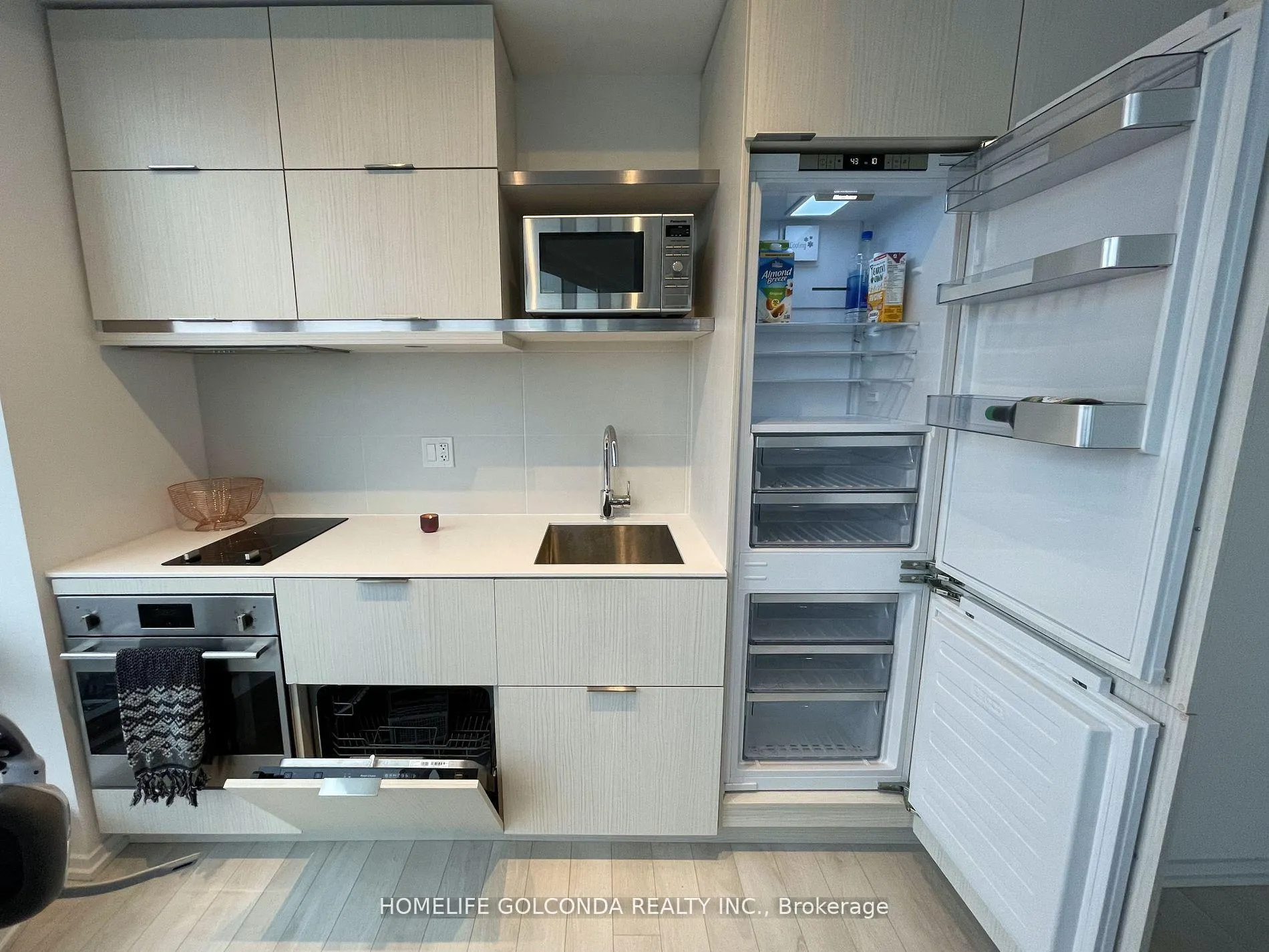 Photo 7 of Unit 3012, 197 Yonge Street, Toronto, Church-Yonge Corridor — HOMEH