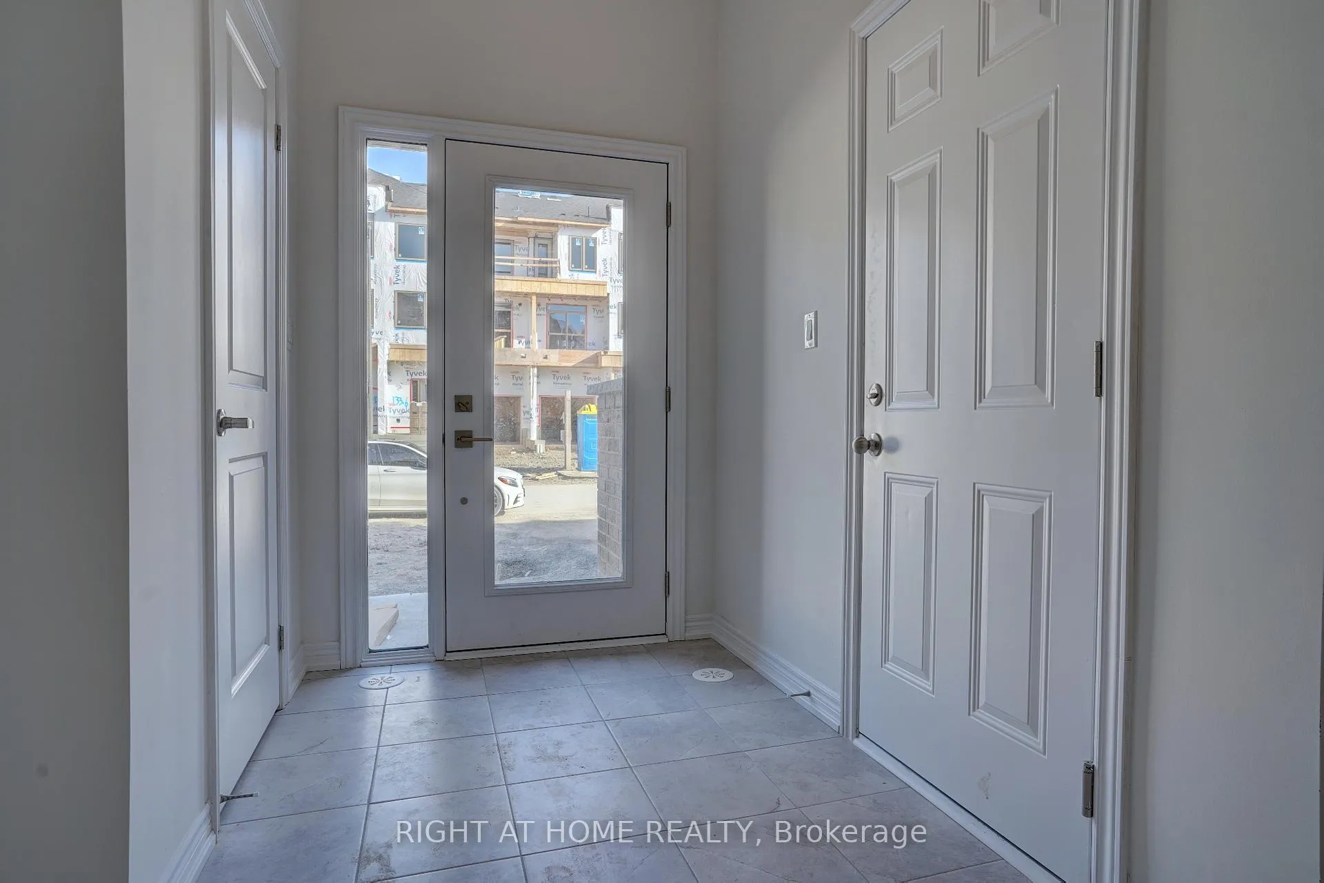 Photo 2 of 1124 Lockie Drive, Oshawa, Kedron — HOMEH