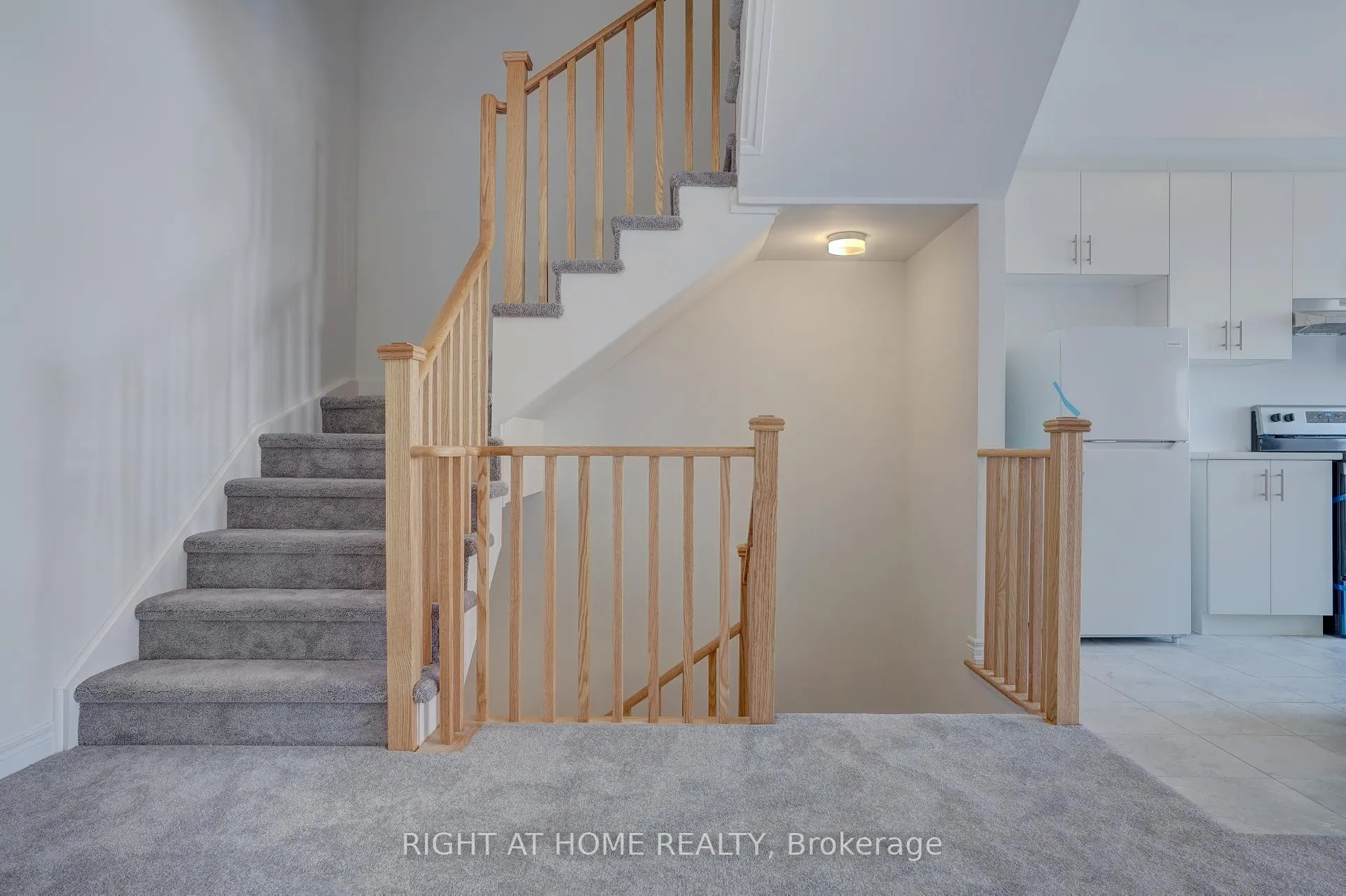 Photo 5 of 1124 Lockie Drive, Oshawa, Kedron — HOMEH