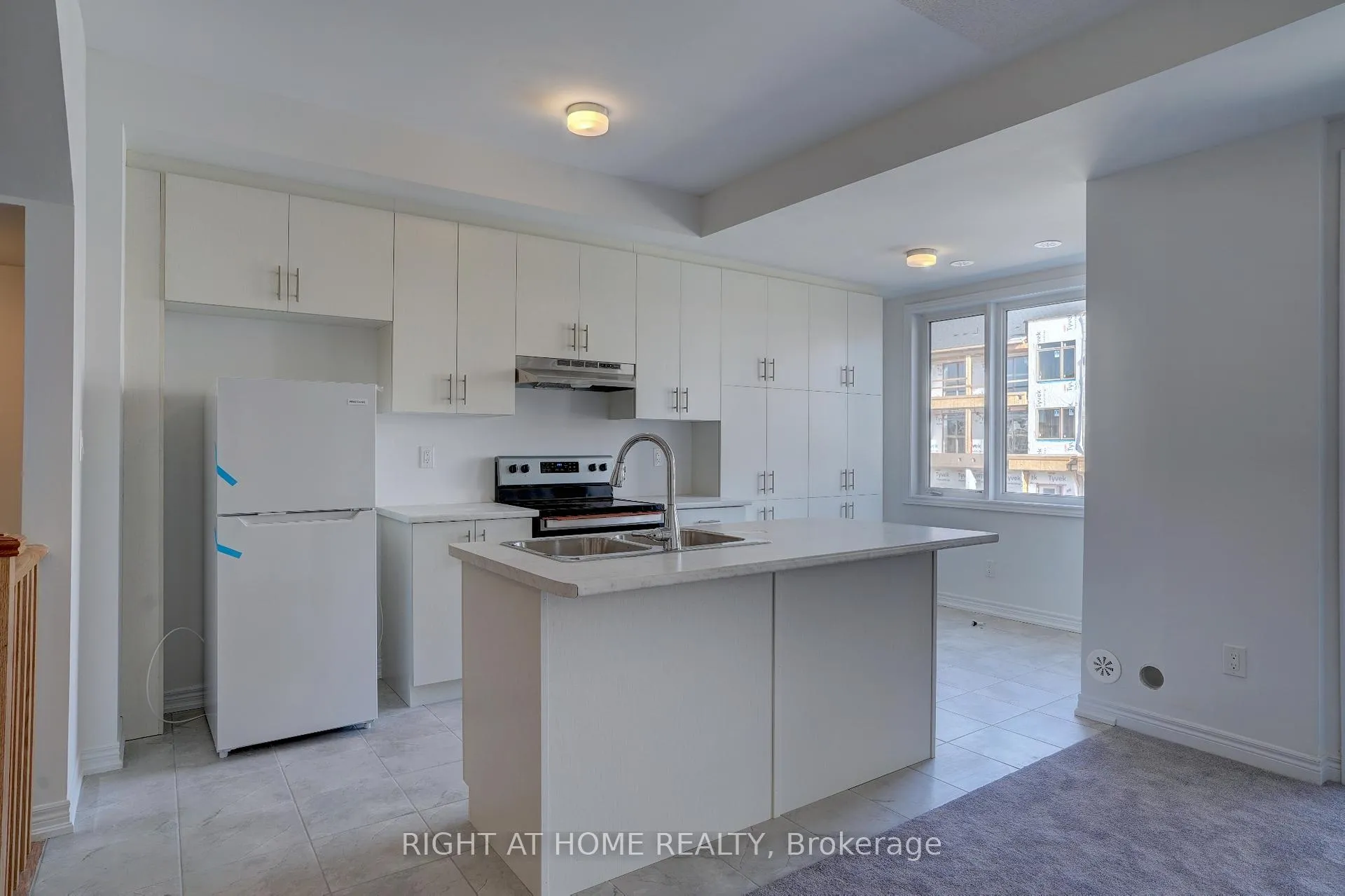 Photo 7 of 1124 Lockie Drive, Oshawa, Kedron — HOMEH