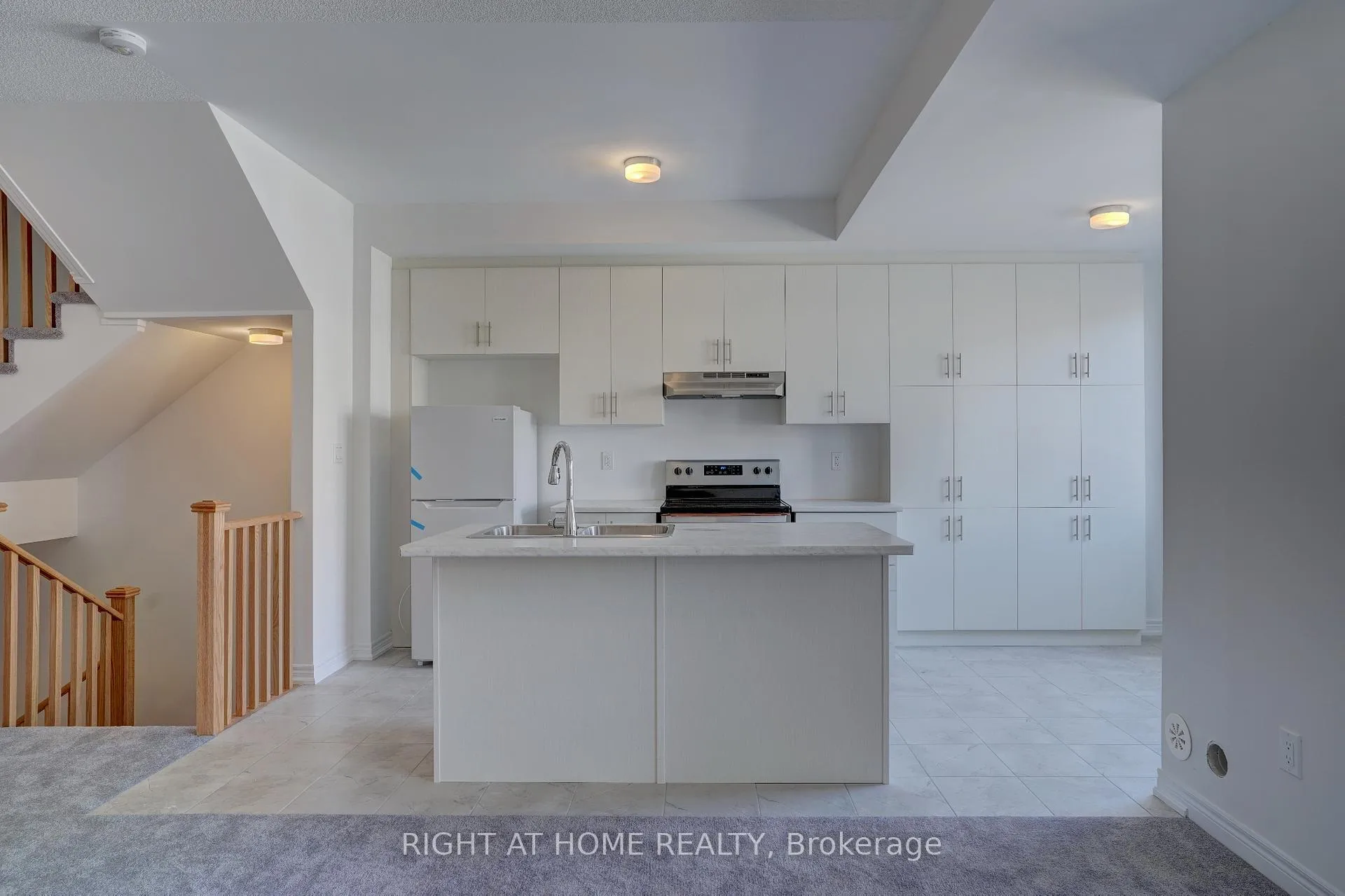 Photo 8 of 1124 Lockie Drive, Oshawa, Kedron — HOMEH