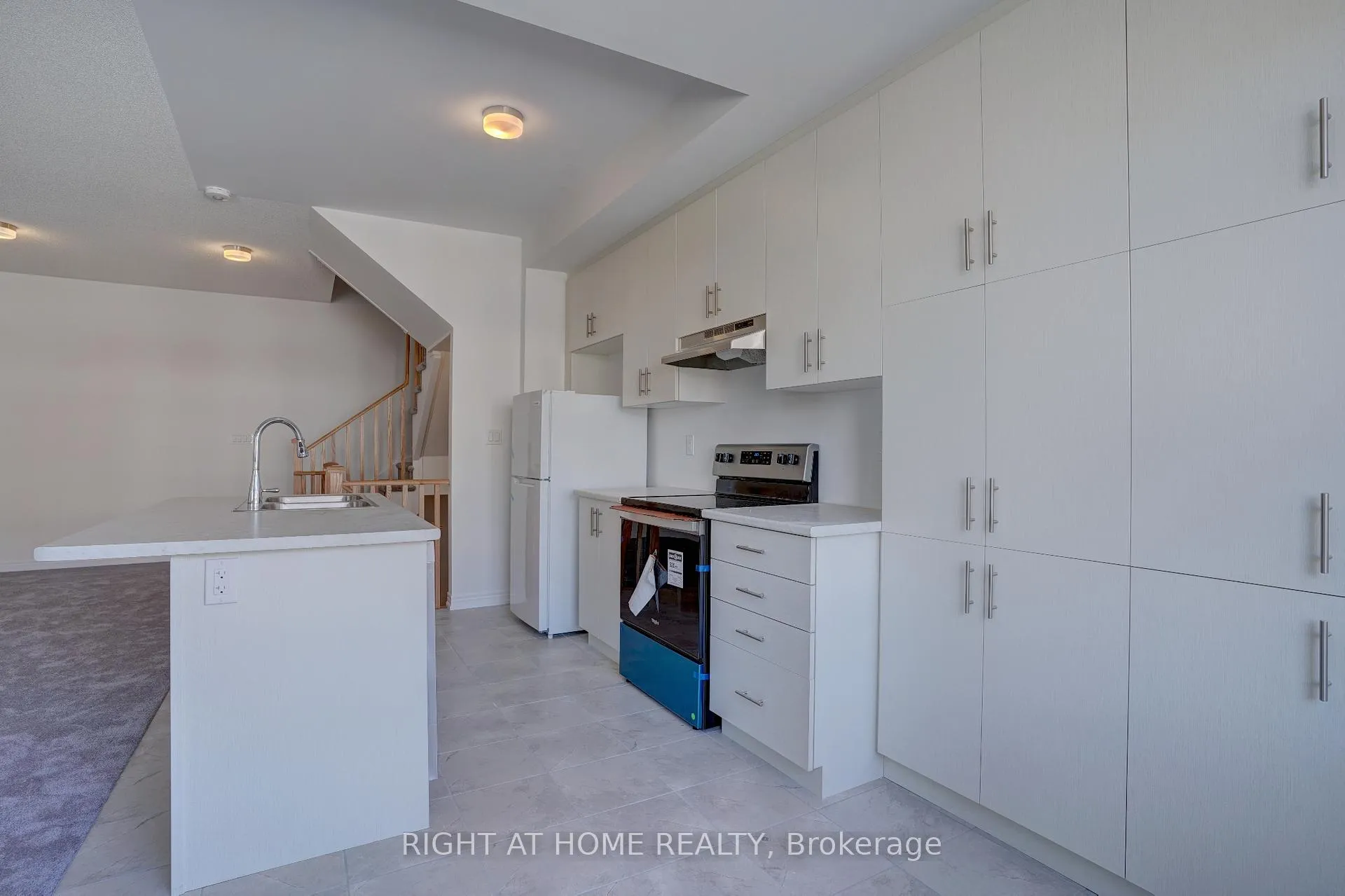 Photo 9 of 1124 Lockie Drive, Oshawa, Kedron — HOMEH