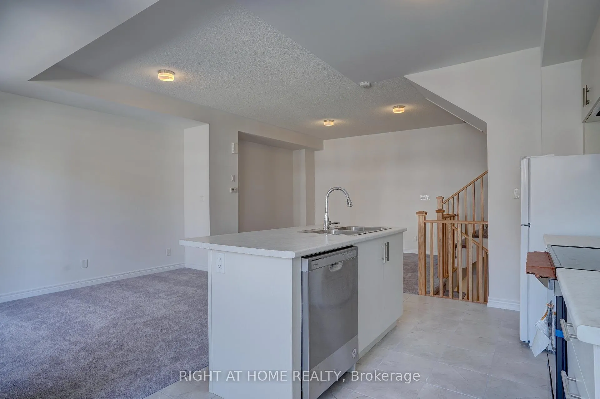 Photo 10 of 1124 Lockie Drive, Oshawa, Kedron — HOMEH