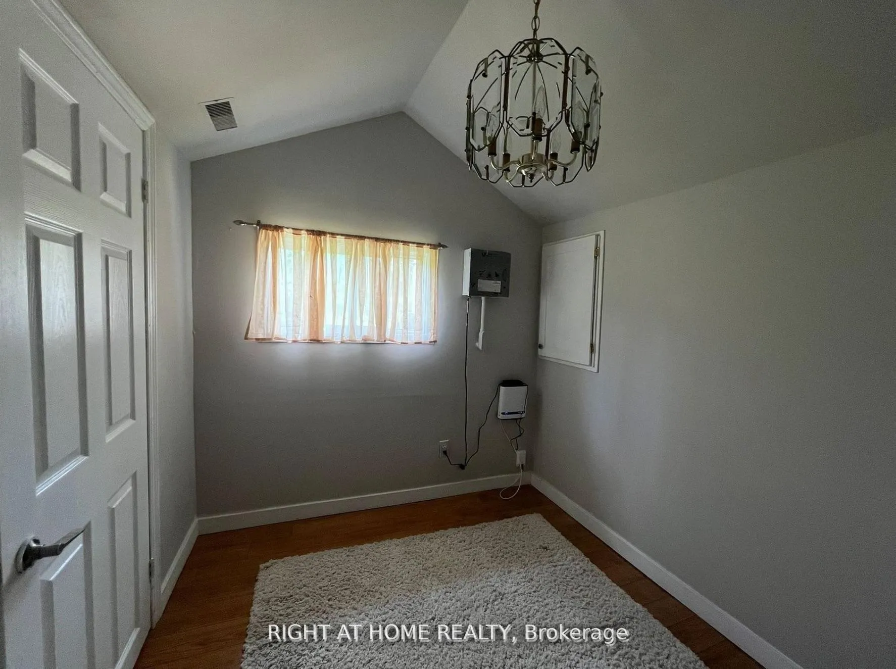 Photo 12 of 34 Broadview Street, Collingwood — HOMEH