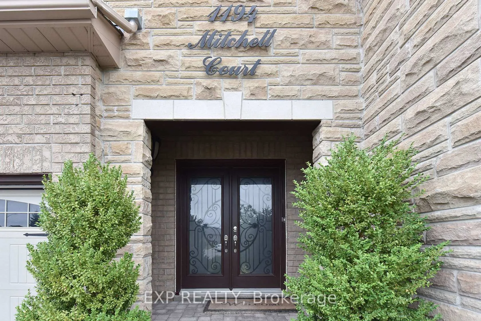 Photo 2 of 1194 Mitchell Court, Innisfil, Alcona — HOMEH