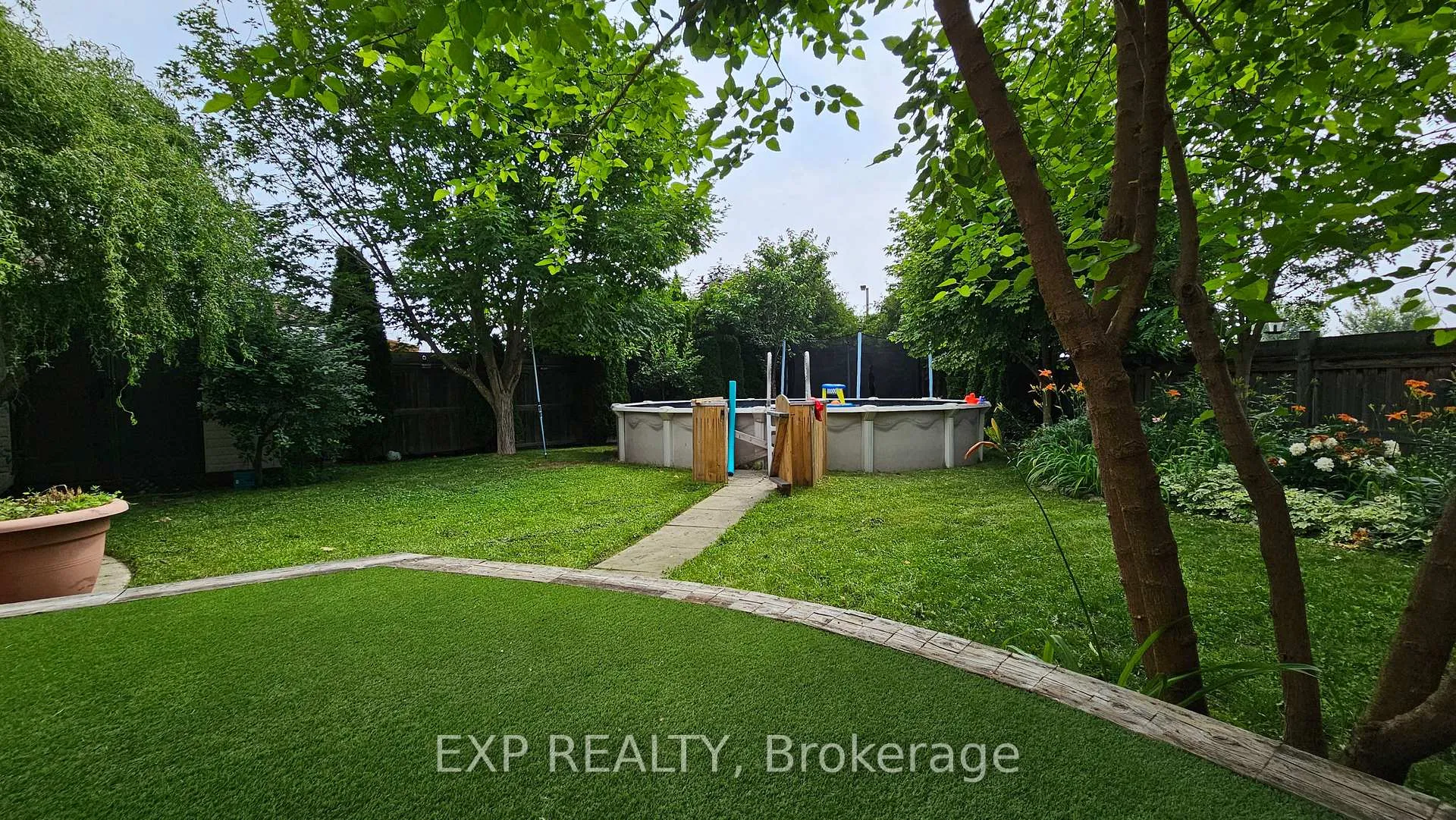 Photo 23 of 1194 Mitchell Court, Innisfil, Alcona — HOMEH