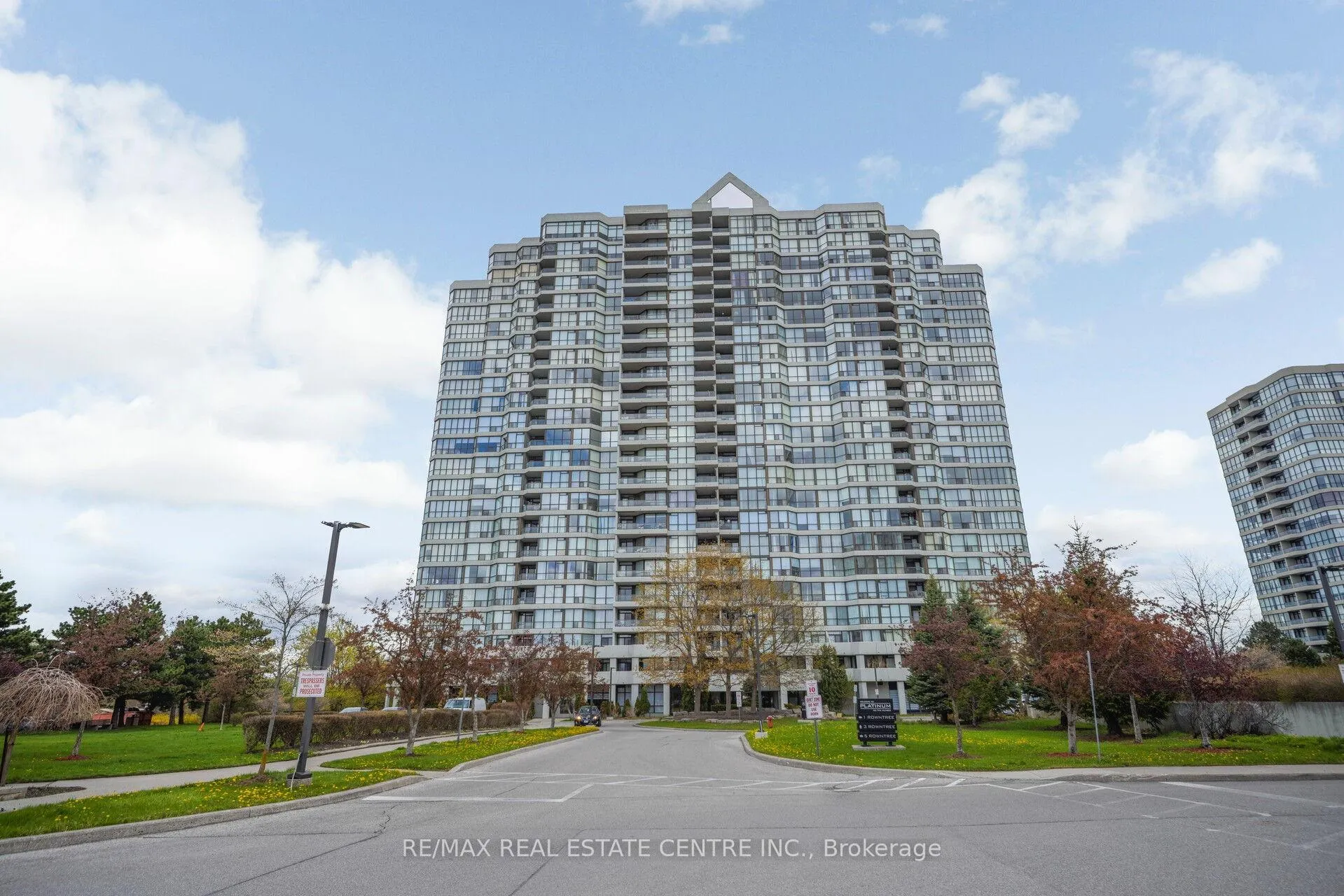 Photo 1 of Unit 607, 3 Rowntree Road, Etobicoke, Mount Olive-Silverstone-Jamestown — HOMEH