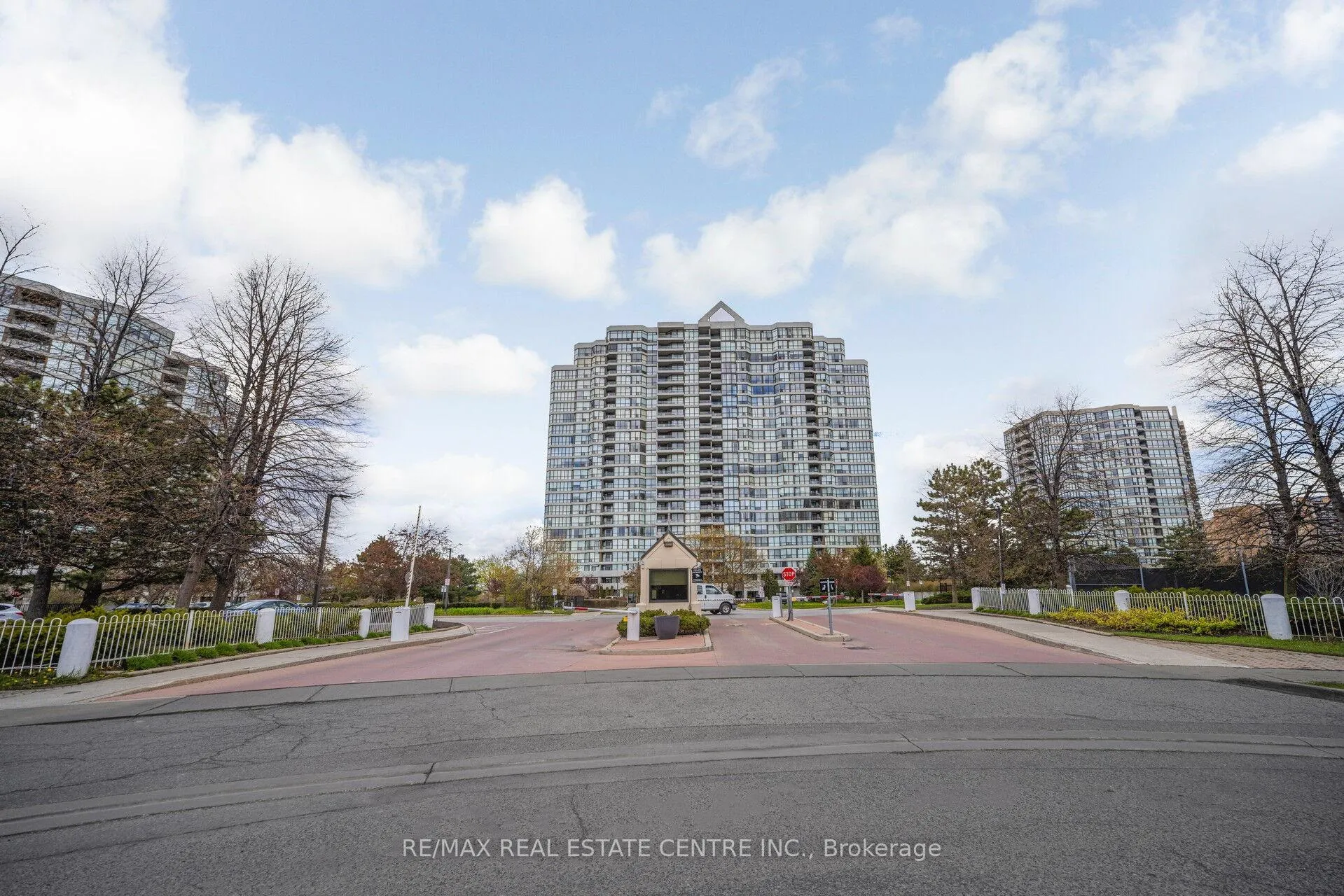 Photo 2 of Unit 607, 3 Rowntree Road, Etobicoke, Mount Olive-Silverstone-Jamestown — HOMEH