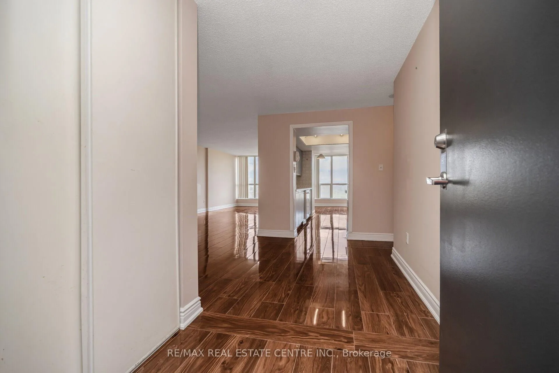 Photo 7 of Unit 607, 3 Rowntree Road, Etobicoke, Mount Olive-Silverstone-Jamestown — HOMEH
