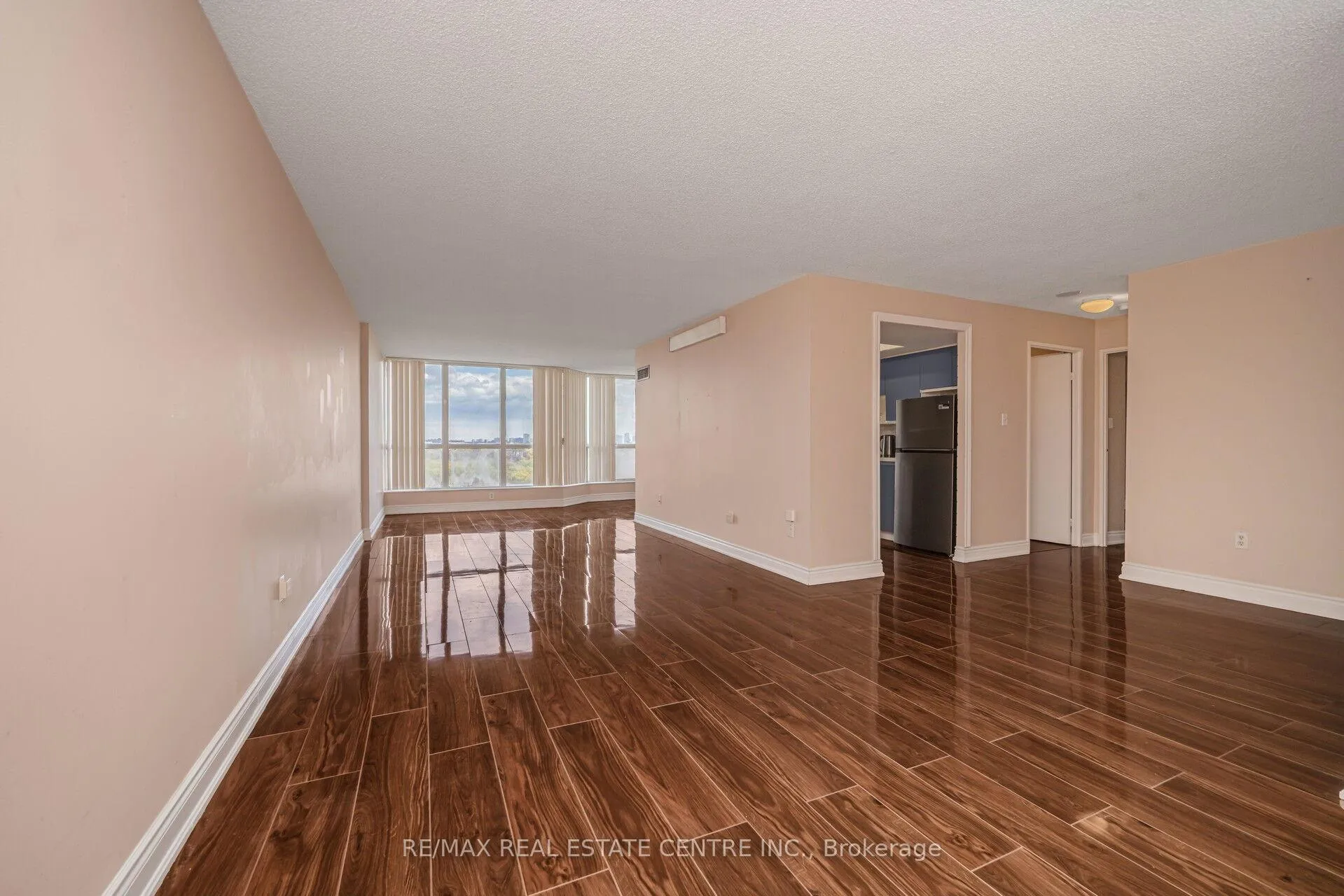 Photo 11 of Unit 607, 3 Rowntree Road, Etobicoke, Mount Olive-Silverstone-Jamestown — HOMEH