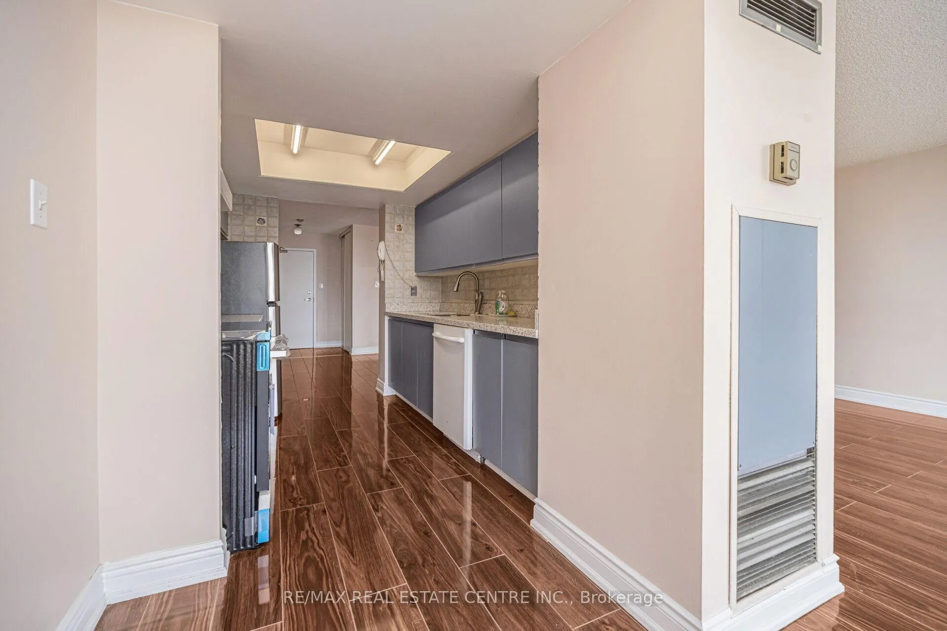 Photo 18 of Unit 607, 3 Rowntree Road, Etobicoke, Mount Olive-Silverstone-Jamestown — HOMEH