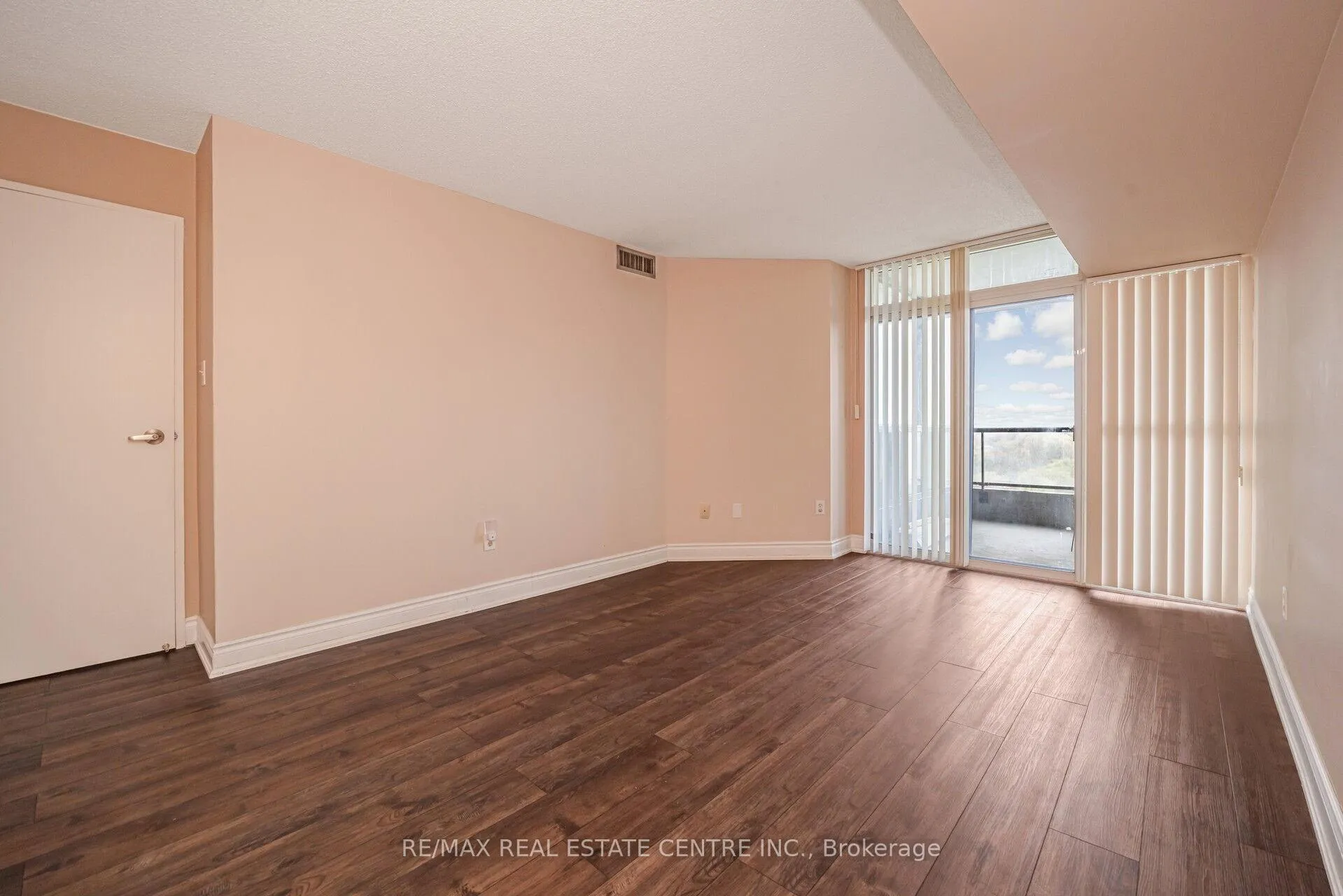 Photo 30 of Unit 607, 3 Rowntree Road, Etobicoke, Mount Olive-Silverstone-Jamestown — HOMEH
