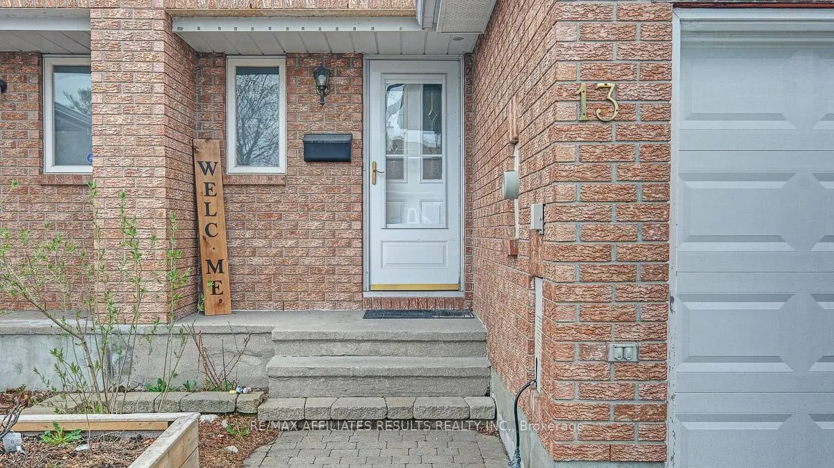 Photo 3 of 13 Springcreek Crescent, Ottawa, Kanata - Bridlewood — HOMEH