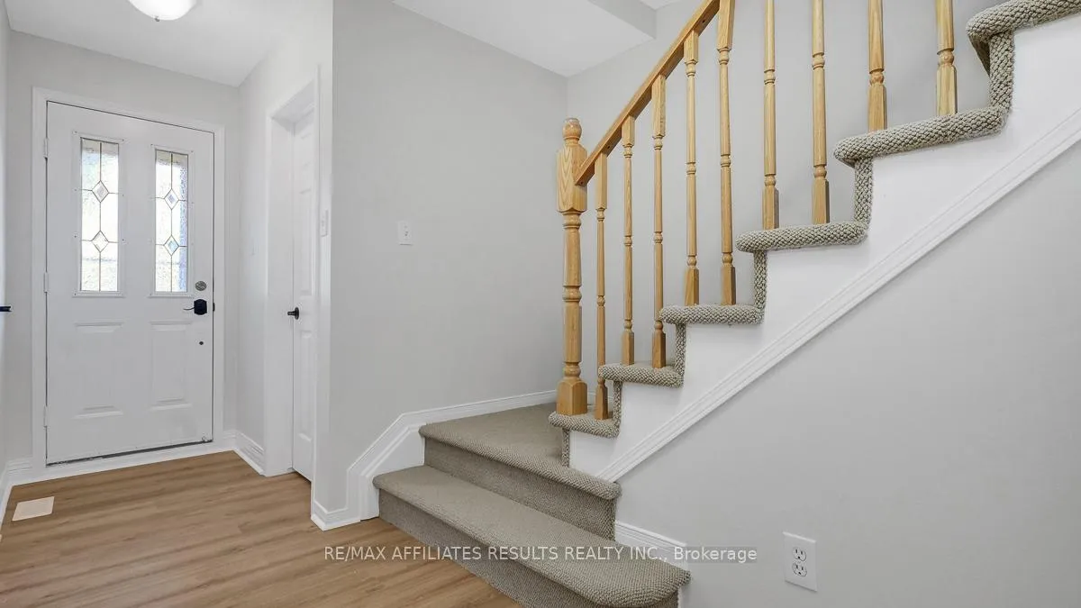 Photo 4 of 13 Springcreek Crescent, Ottawa, Kanata - Bridlewood — HOMEH