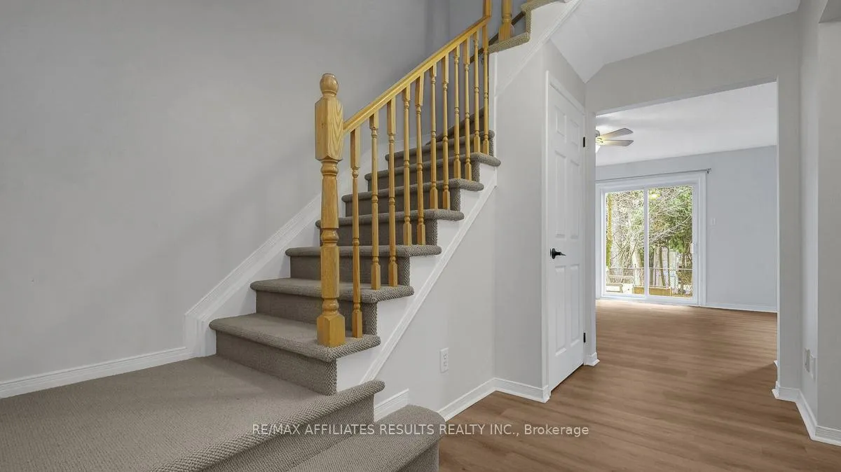 Photo 5 of 13 Springcreek Crescent, Ottawa, Kanata - Bridlewood — HOMEH