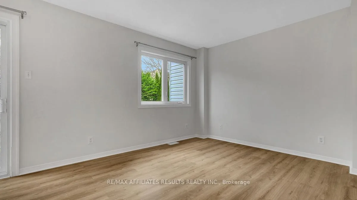 Photo 8 of 13 Springcreek Crescent, Ottawa, Kanata - Bridlewood — HOMEH