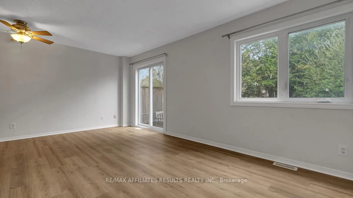 Photo 12 of 13 Springcreek Crescent, Ottawa, Kanata - Bridlewood — HOMEH