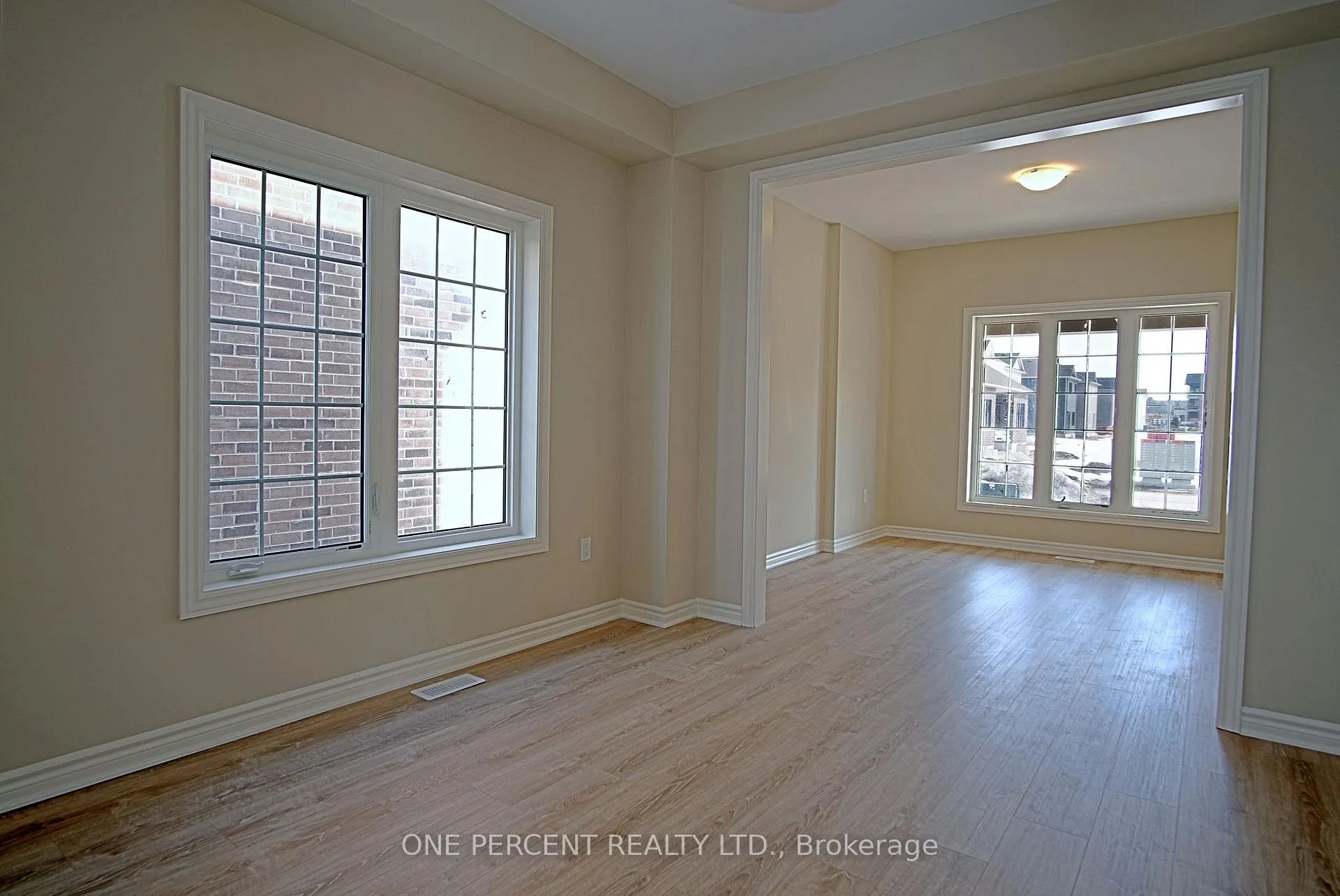 Photo 4 of 262 Springfield Crescent, Clearview, Stayner — HOMEH