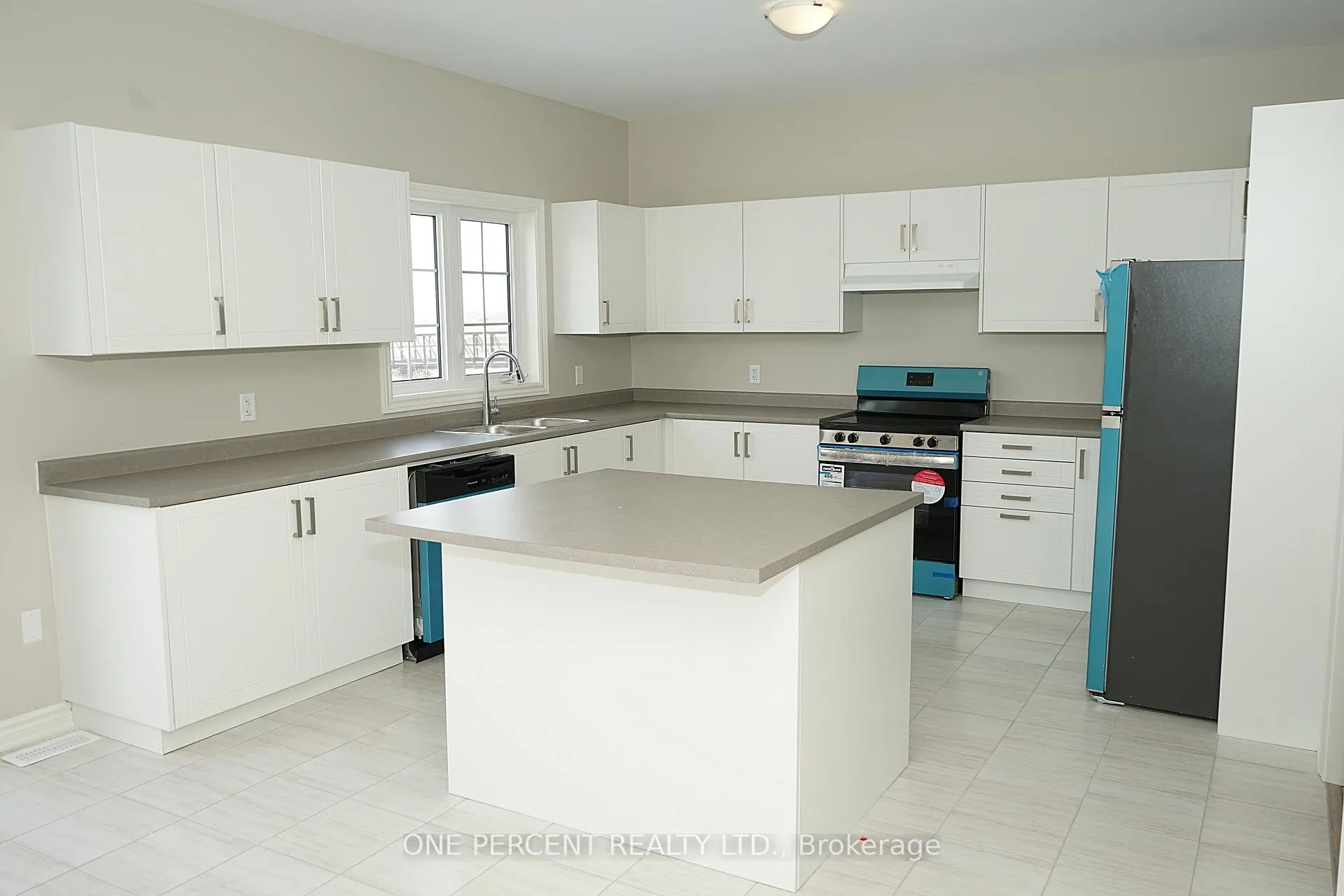 Photo 6 of 262 Springfield Crescent, Clearview, Stayner — HOMEH