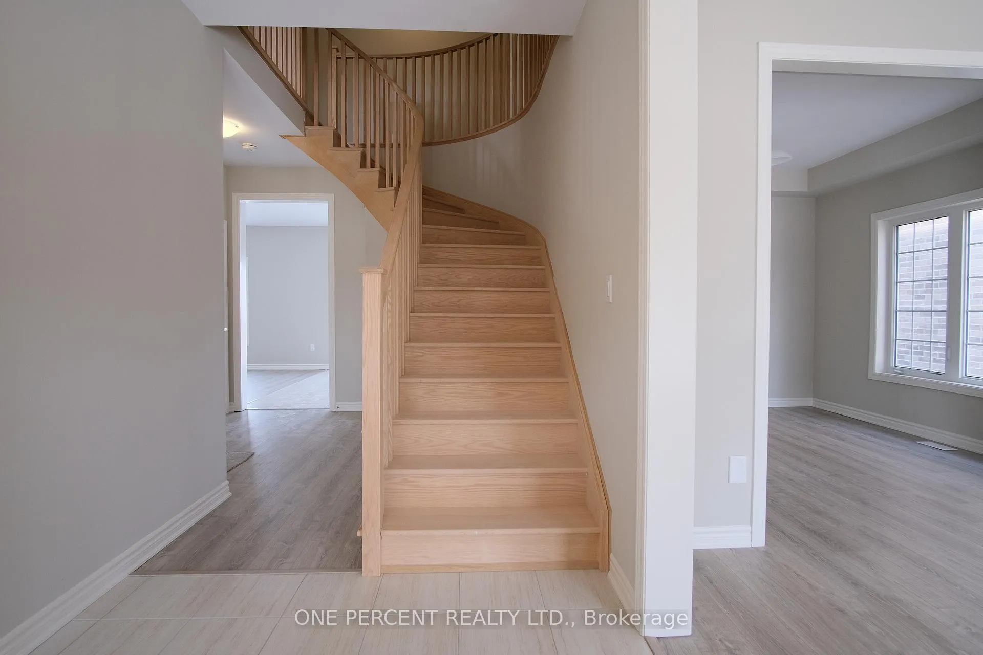 Photo 9 of 262 Springfield Crescent, Clearview, Stayner — HOMEH