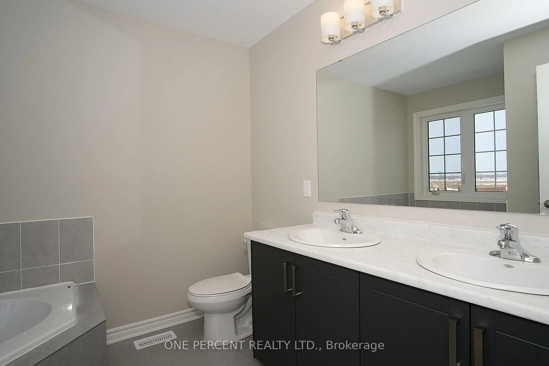 Photo 11 of 262 Springfield Crescent, Clearview, Stayner — HOMEH