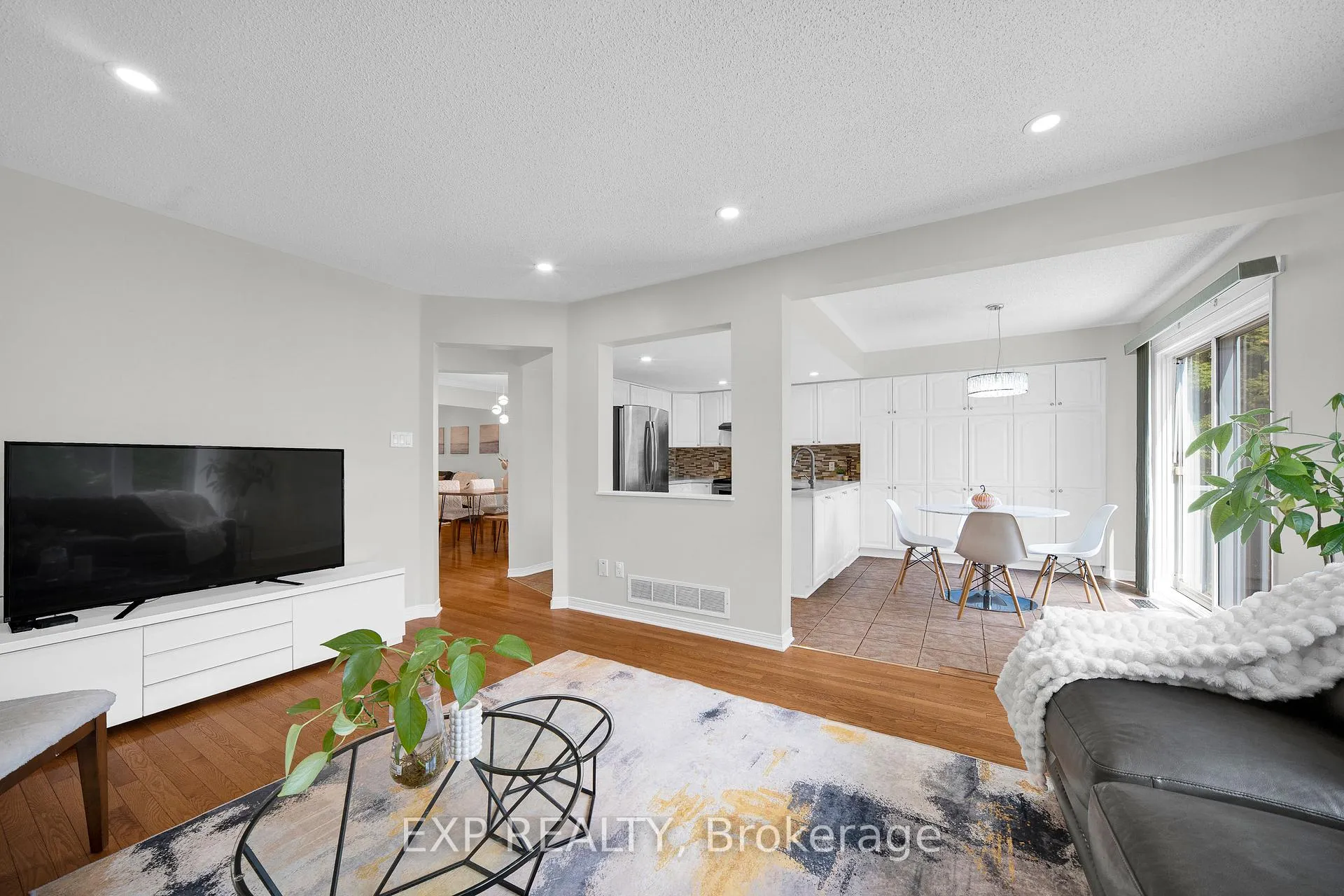 Photo 9 of 126 Grenadier Way, Ottawa, Barrhaven - Longfields — HOMEH