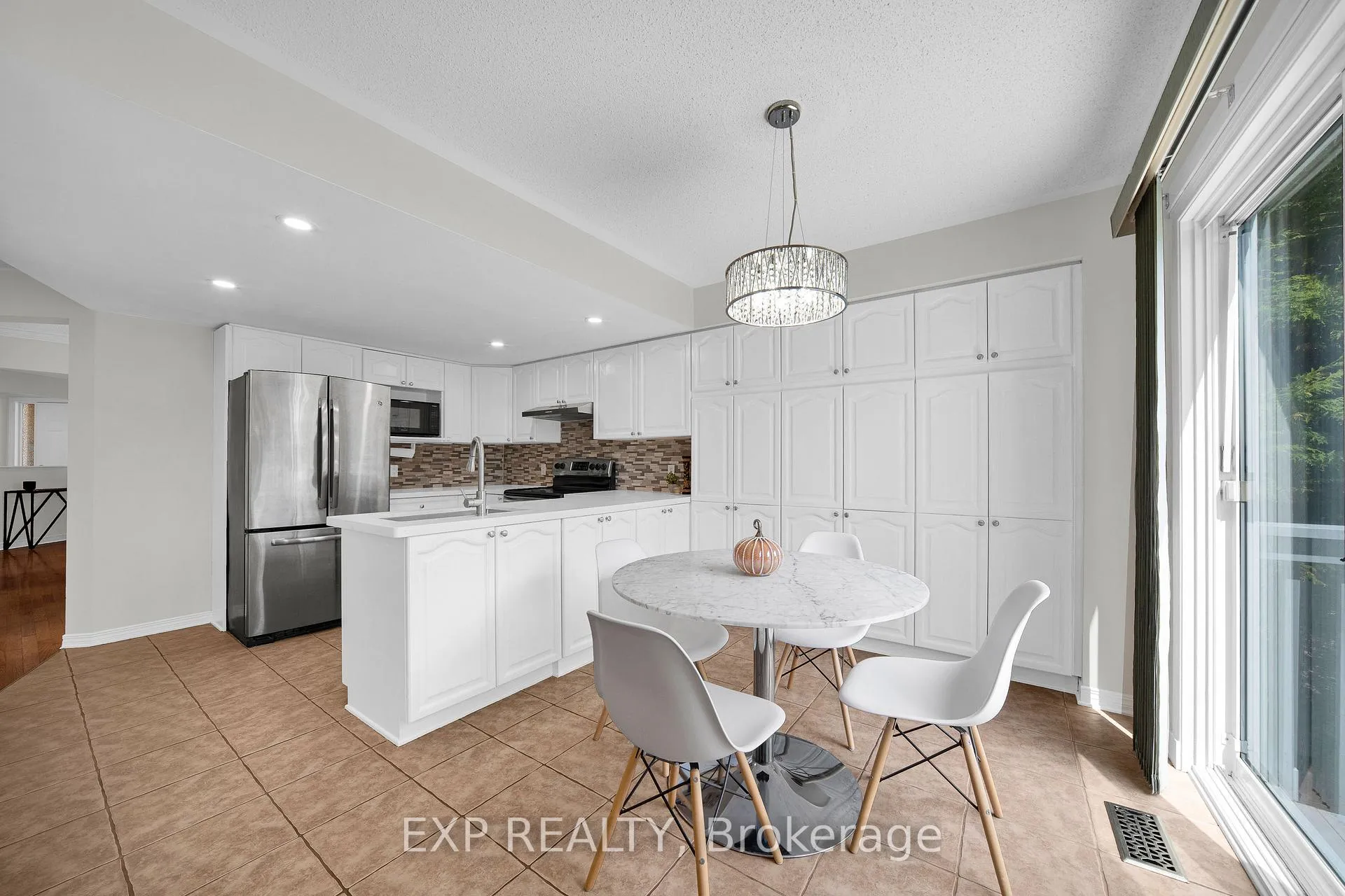 Photo 10 of 126 Grenadier Way, Ottawa, Barrhaven - Longfields — HOMEH
