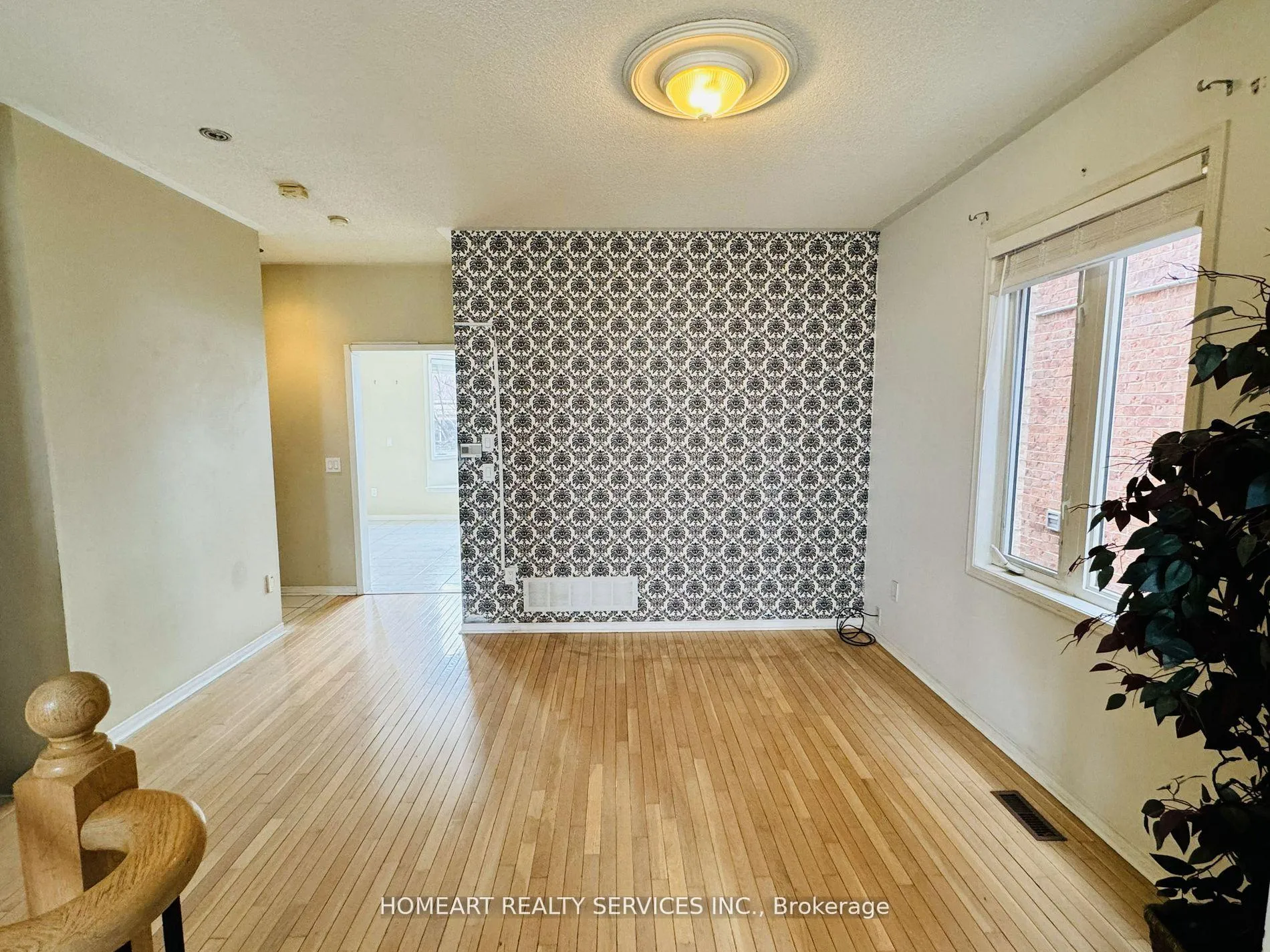 Photo 8 of 81 Emery Hill Boulevard, Markham, Berczy — HOMEH
