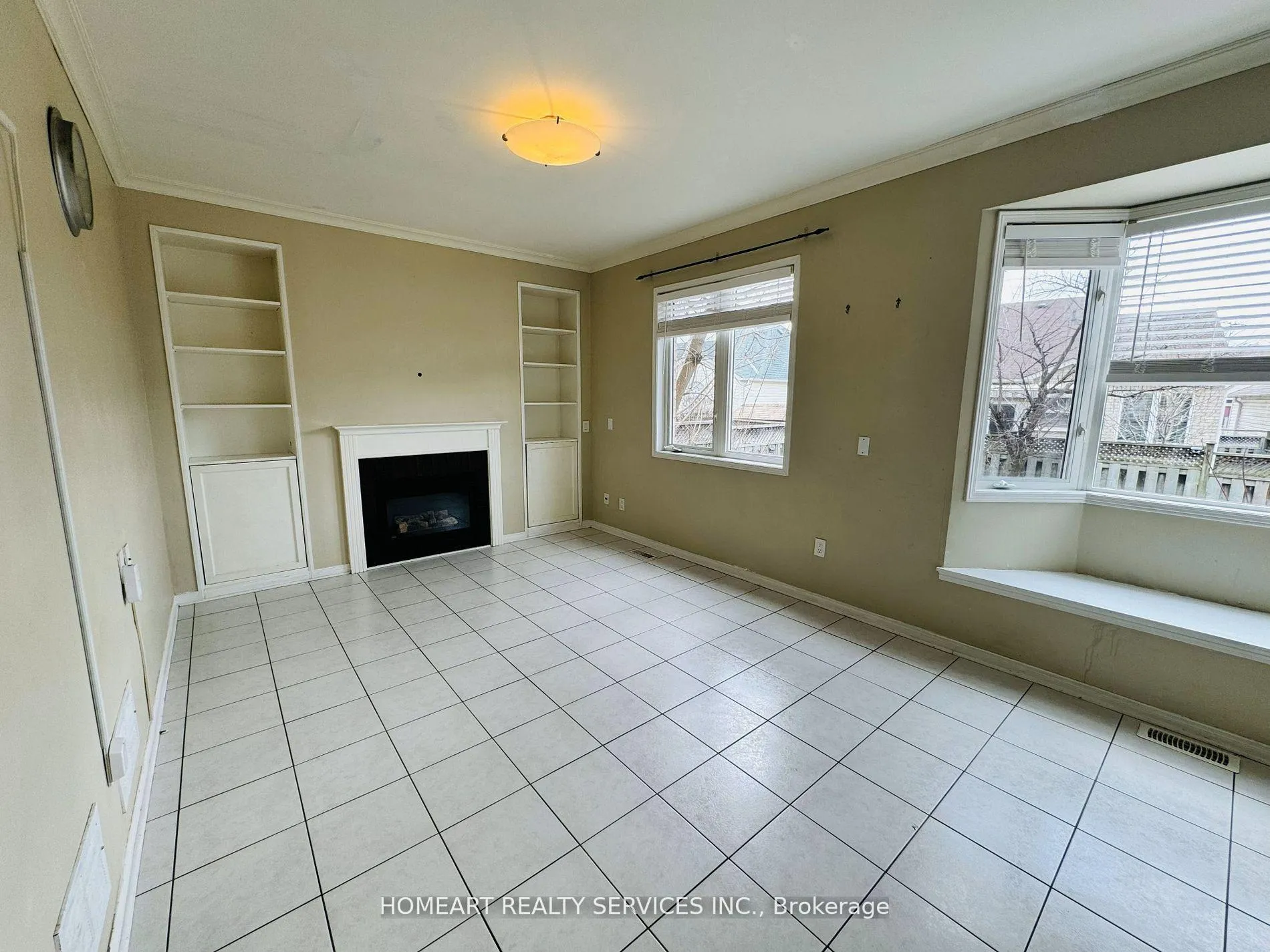 Photo 12 of 81 Emery Hill Boulevard, Markham, Berczy — HOMEH