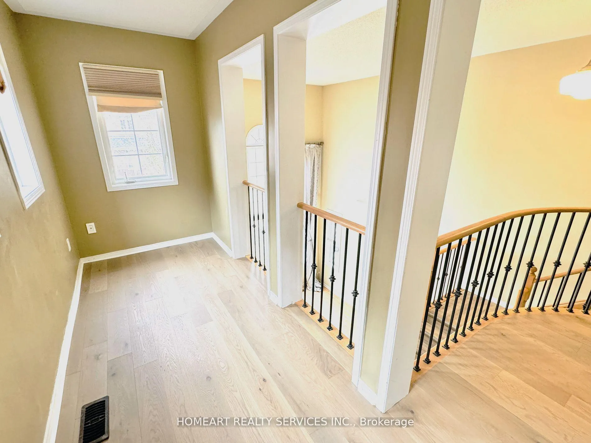 Photo 23 of 81 Emery Hill Boulevard, Markham, Berczy — HOMEH