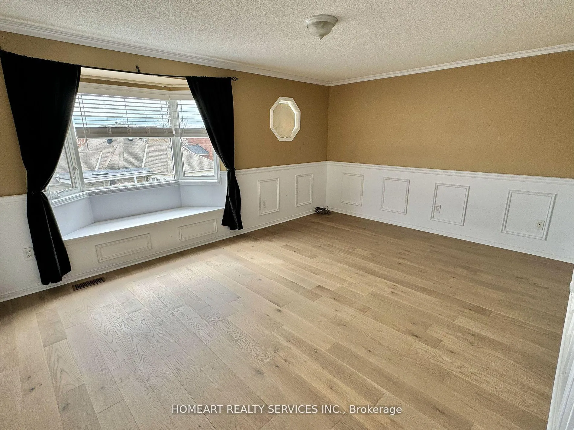 Photo 35 of 81 Emery Hill Boulevard, Markham, Berczy — HOMEH