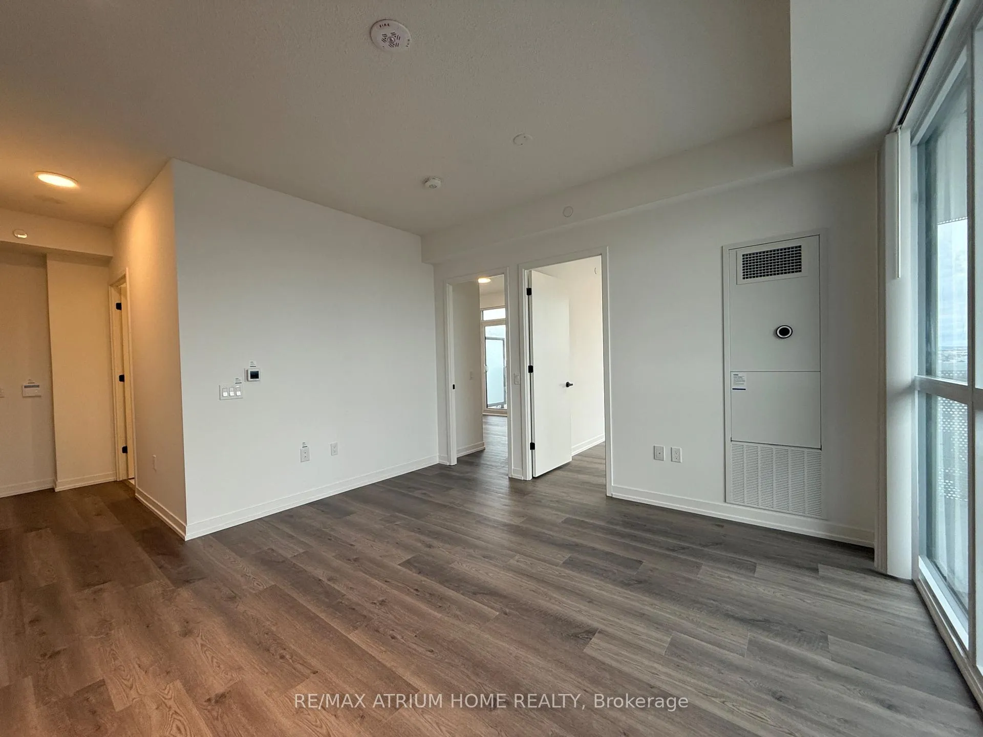 Photo 3 of Unit 1206, 8 Interchange Way, Vaughan, Vaughan Corporate Centre — HOMEH