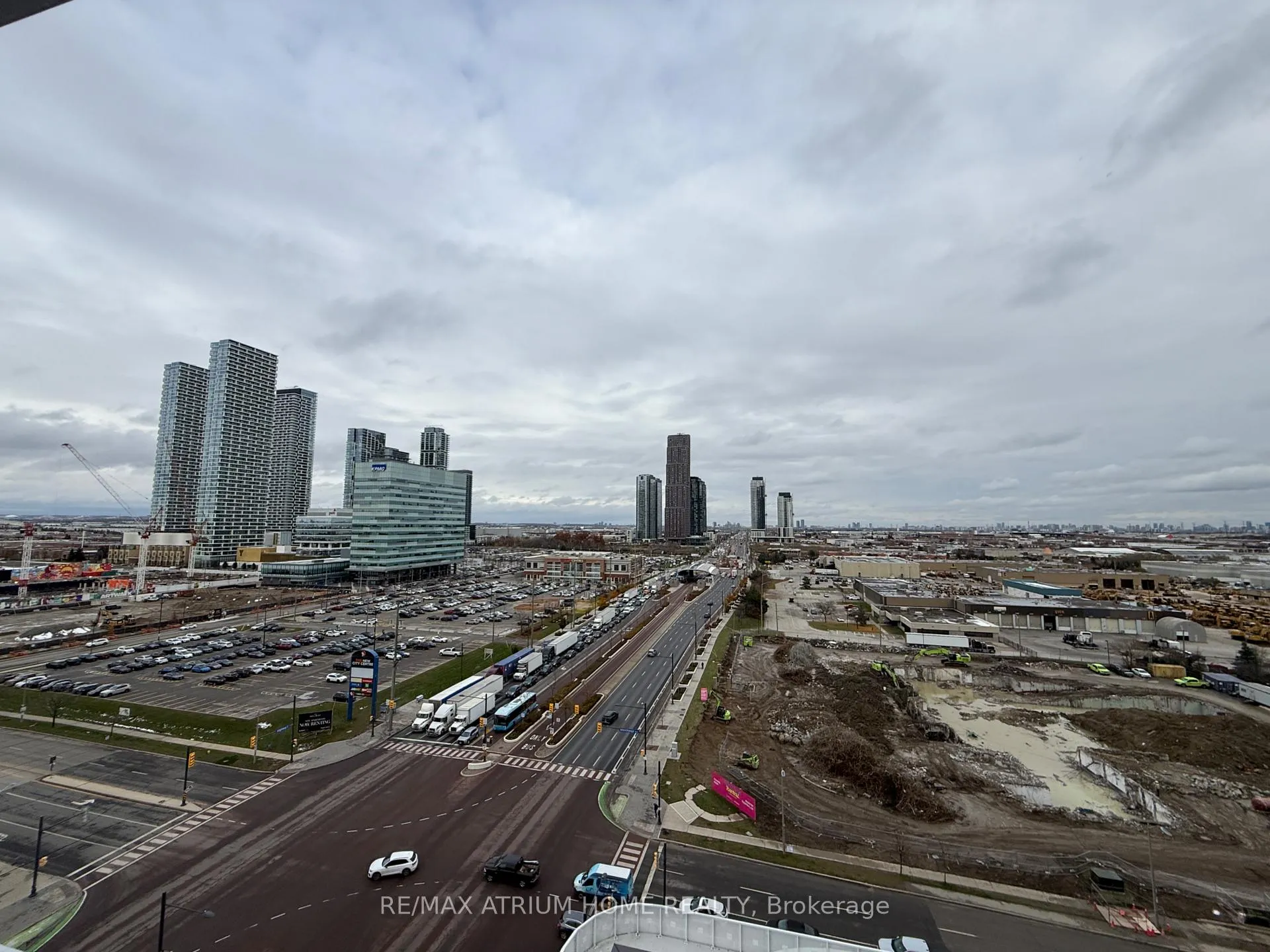 Photo 10 of Unit 1206, 8 Interchange Way, Vaughan, Vaughan Corporate Centre — HOMEH